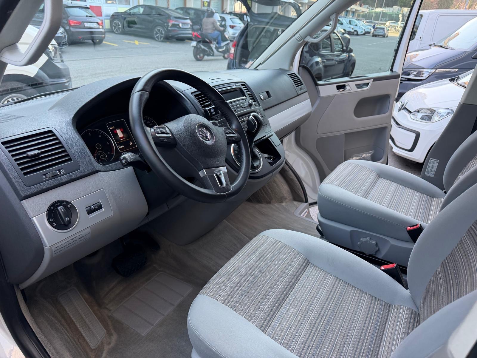 VW T5 California 2.0 TDI Comfortline Travel DSG-image-13