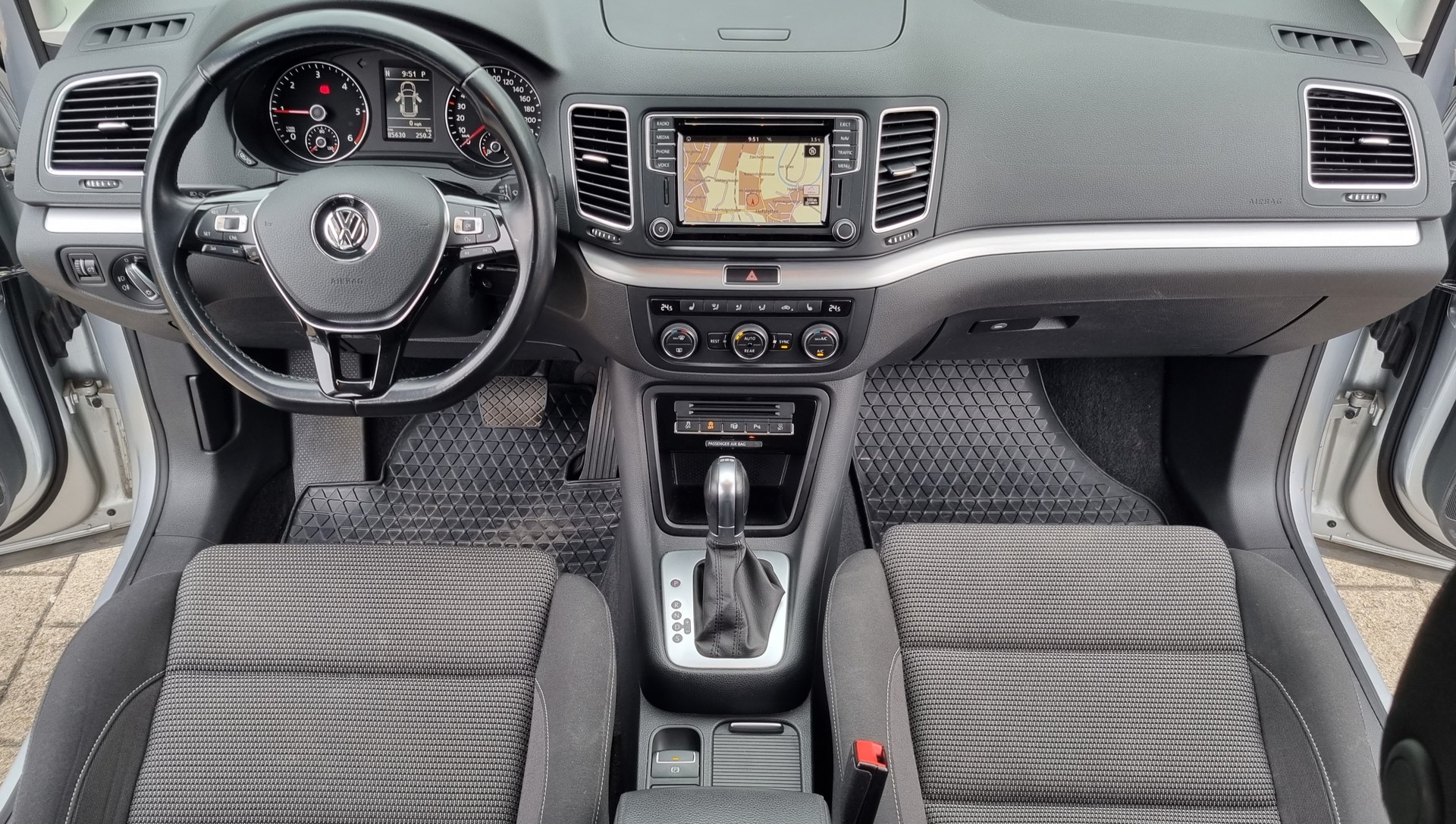 VW Sharan 2.0 TDI 184PS 7 Platzer Comfortline DSG-image-10