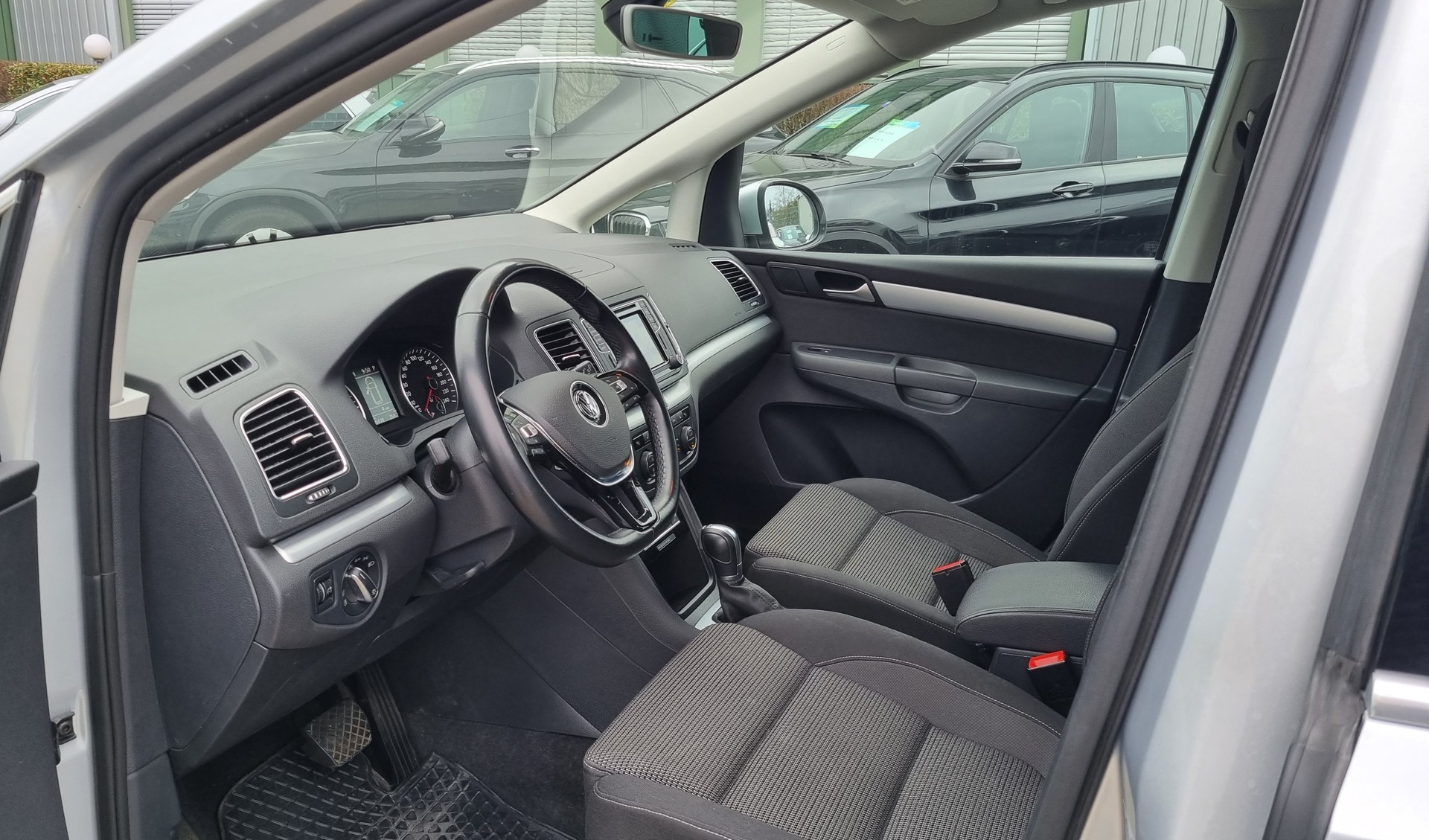 VW Sharan 2.0 TDI 184PS 7 Platzer Comfortline DSG-image-7