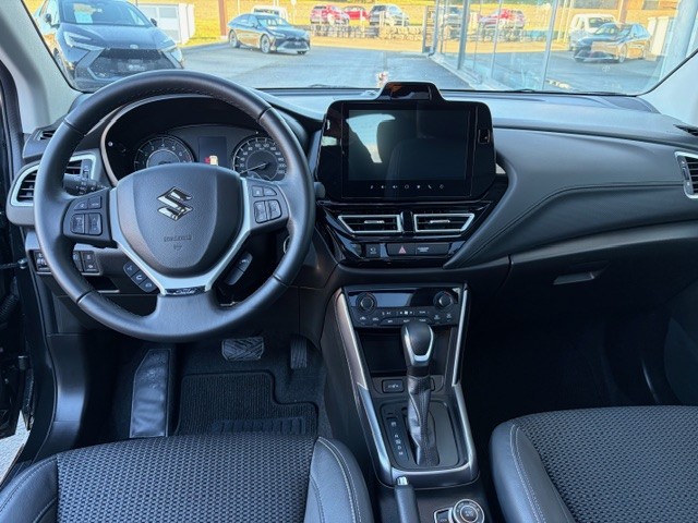 SUZUKI S-Cross 1.5 Piz Sulai Top Hybrid-image-3