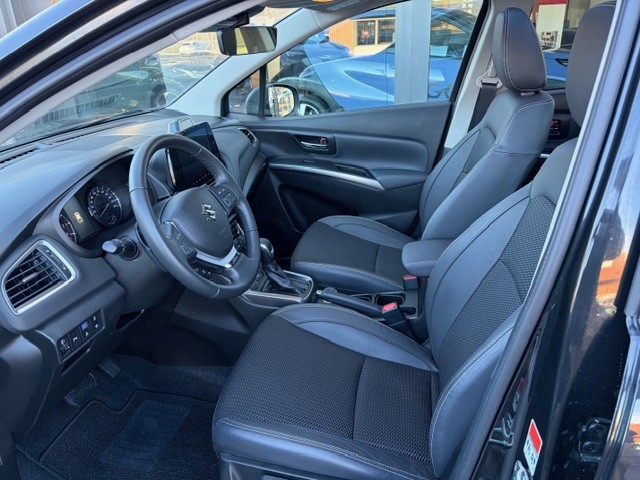 SUZUKI S-Cross 1.5 Piz Sulai Top Hybrid-image-2