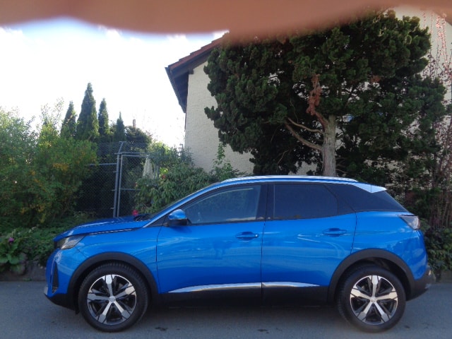 PEUGEOT 3008 1.2 PureTech Allure EAT-image-1