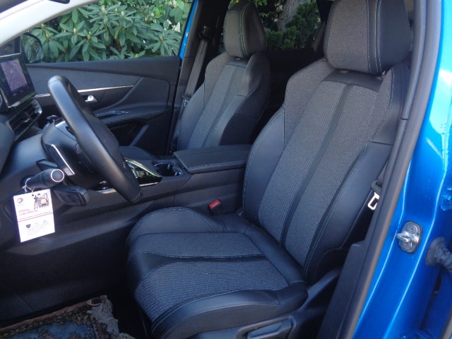 PEUGEOT 3008 1.2 PureTech Allure EAT-image-4