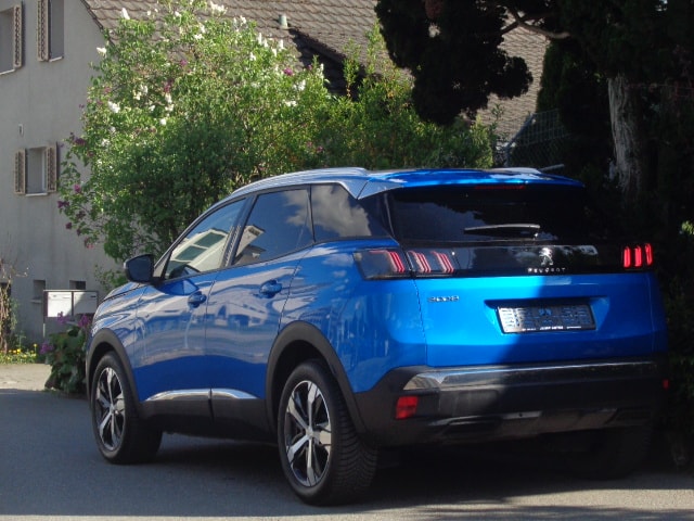 PEUGEOT 3008 1.2 PureTech Allure EAT-image-2