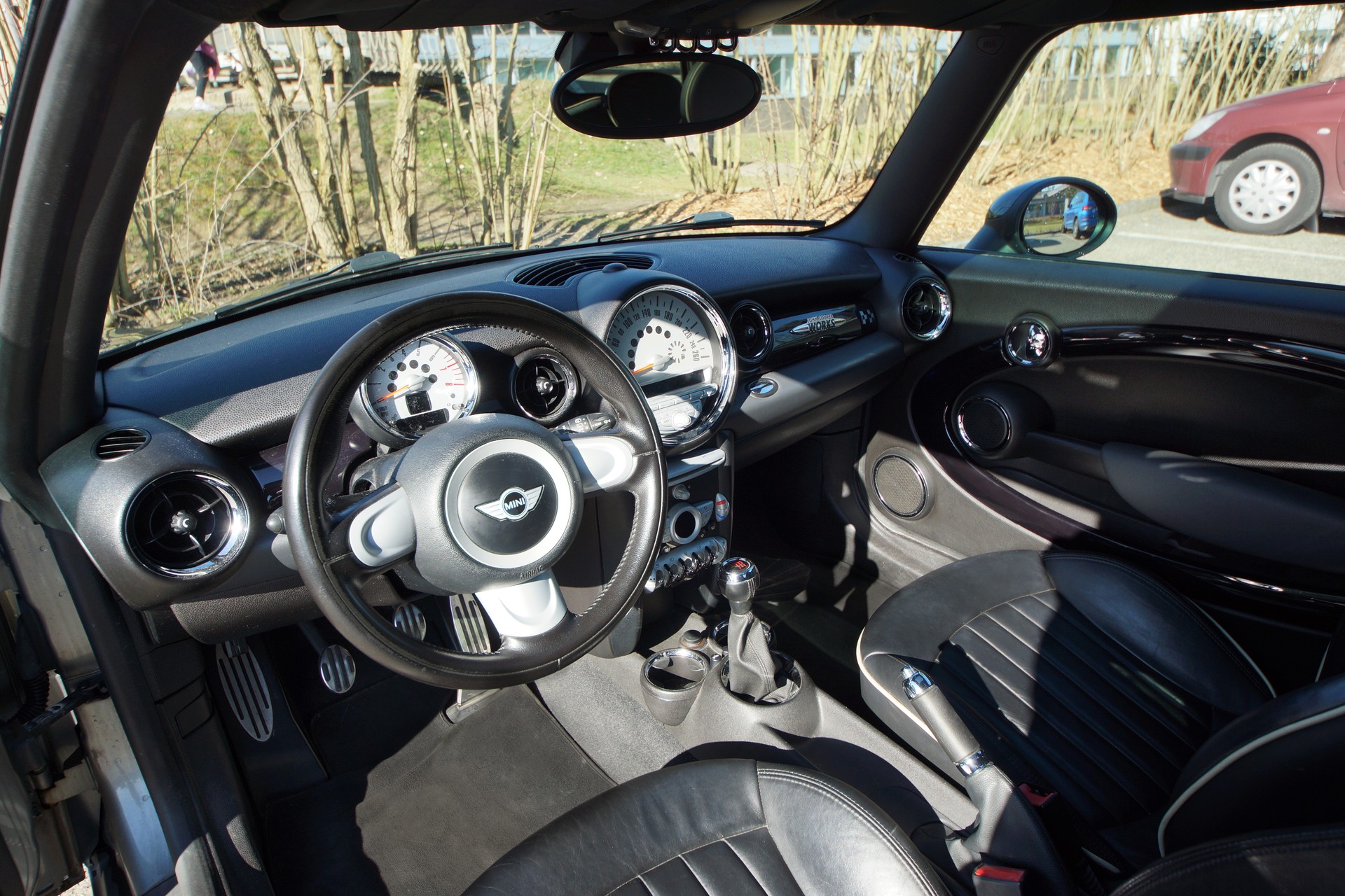 MINI 1.6i John Cooper Works-image-3