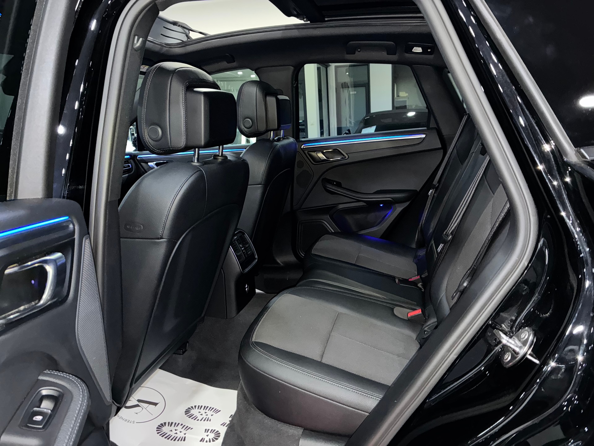 PORSCHE Macan PDK-image-10