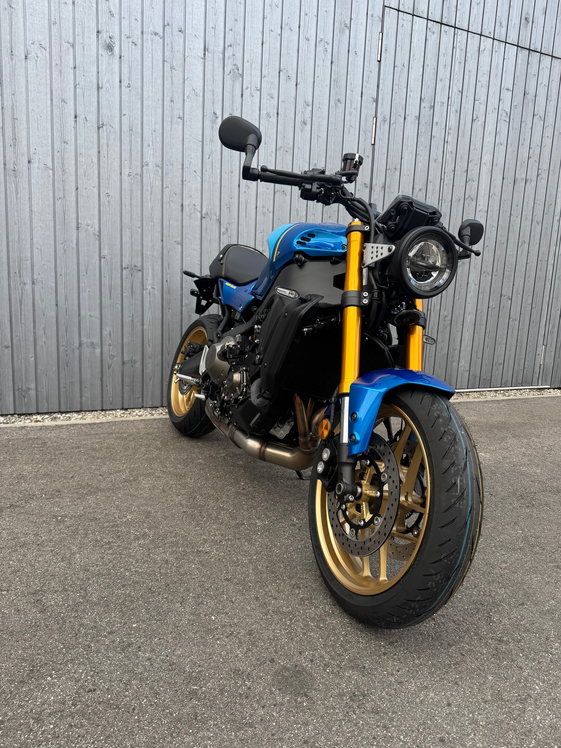 YAMAHA XSR 900-showroom-element-1