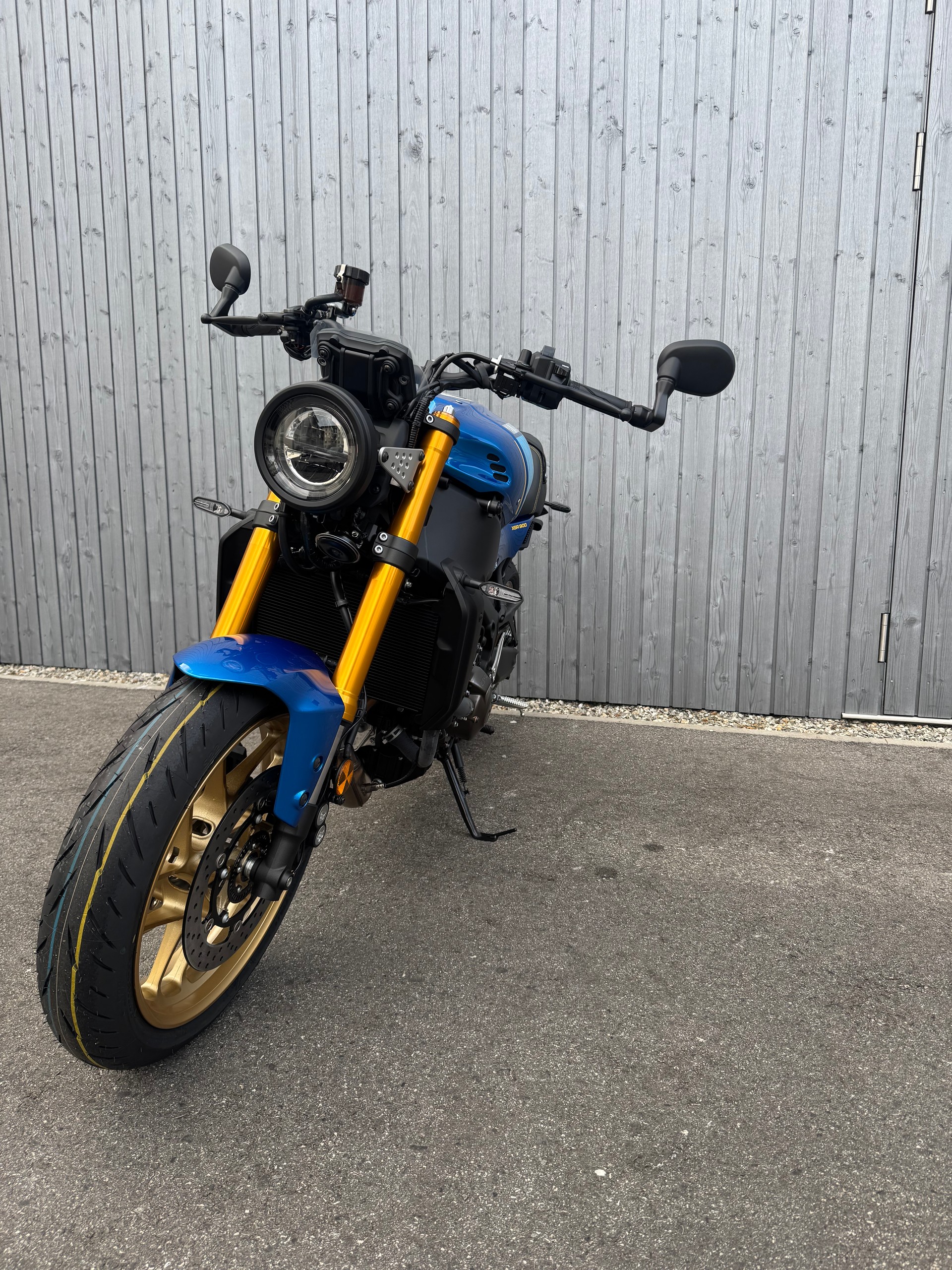 YAMAHA XSR 900-showroom-element-3