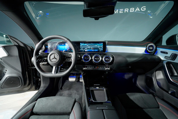 MERCEDES-BENZ CLA SB 200 7G-DCT-image-6
