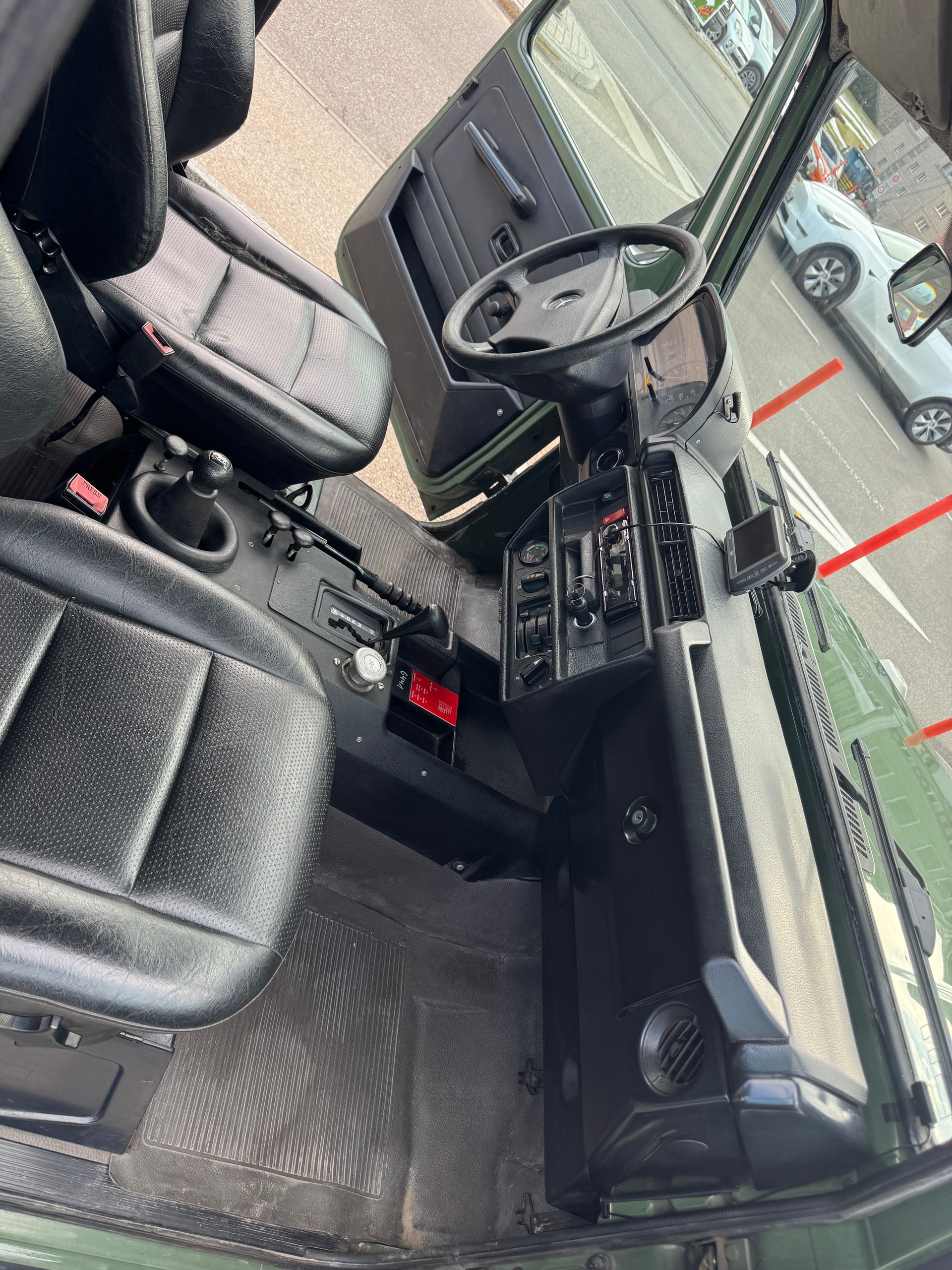 MERCEDES-BENZ G290 GDT-image-9