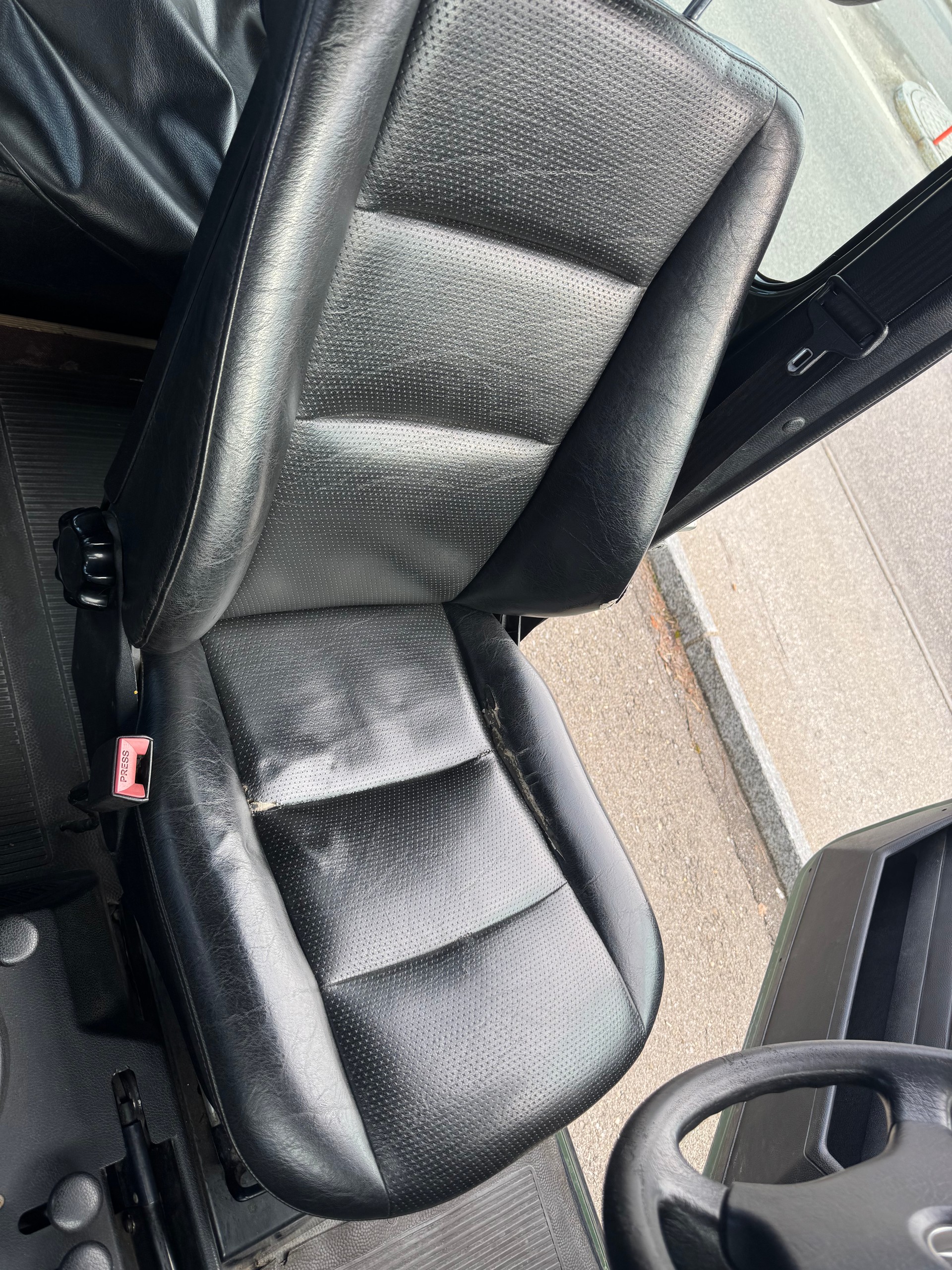 MERCEDES-BENZ G290 GDT-image-10