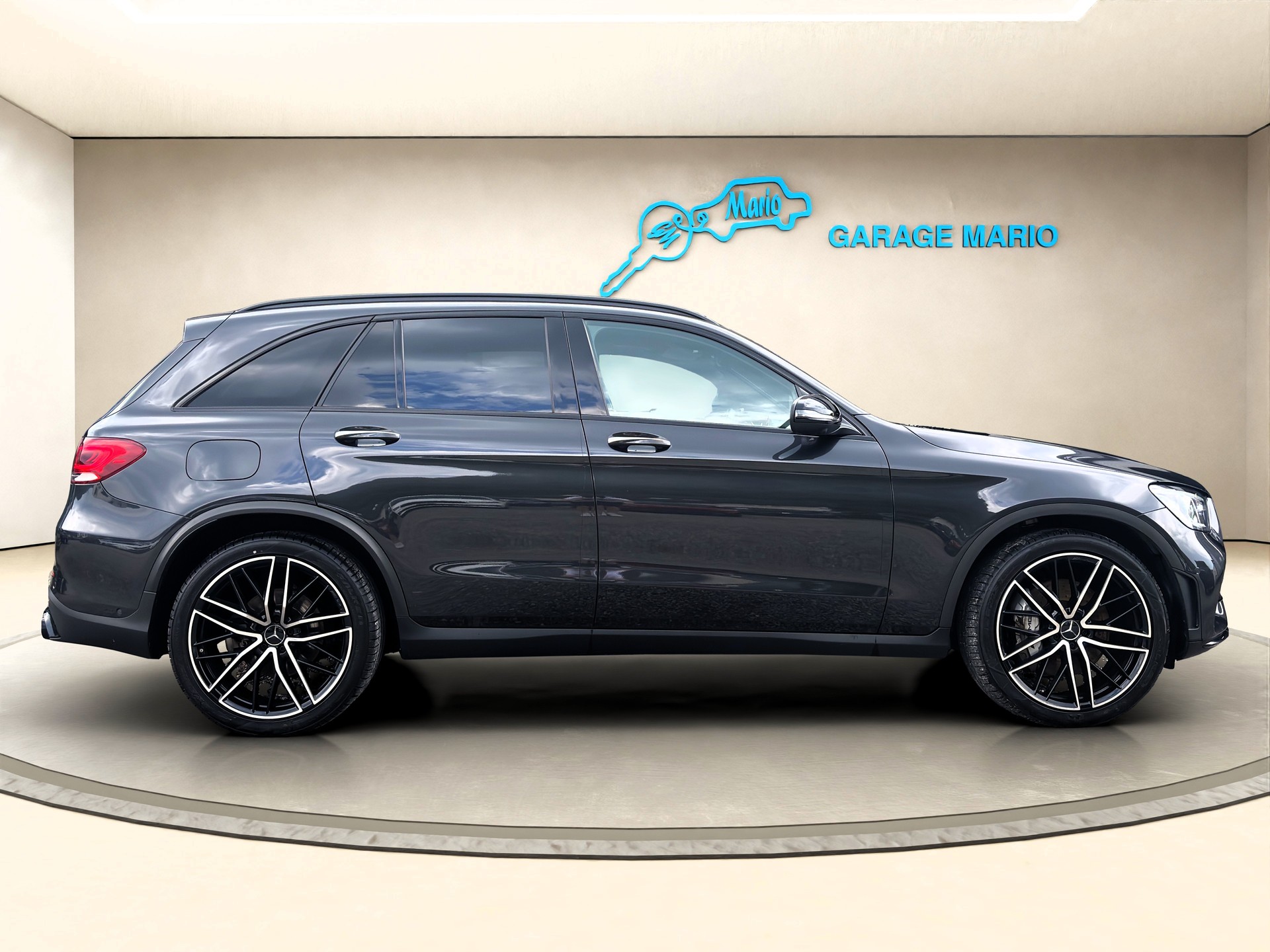 MERCEDES-BENZ GLC 43 AMG 4Matic 9G-Tronic-image-3