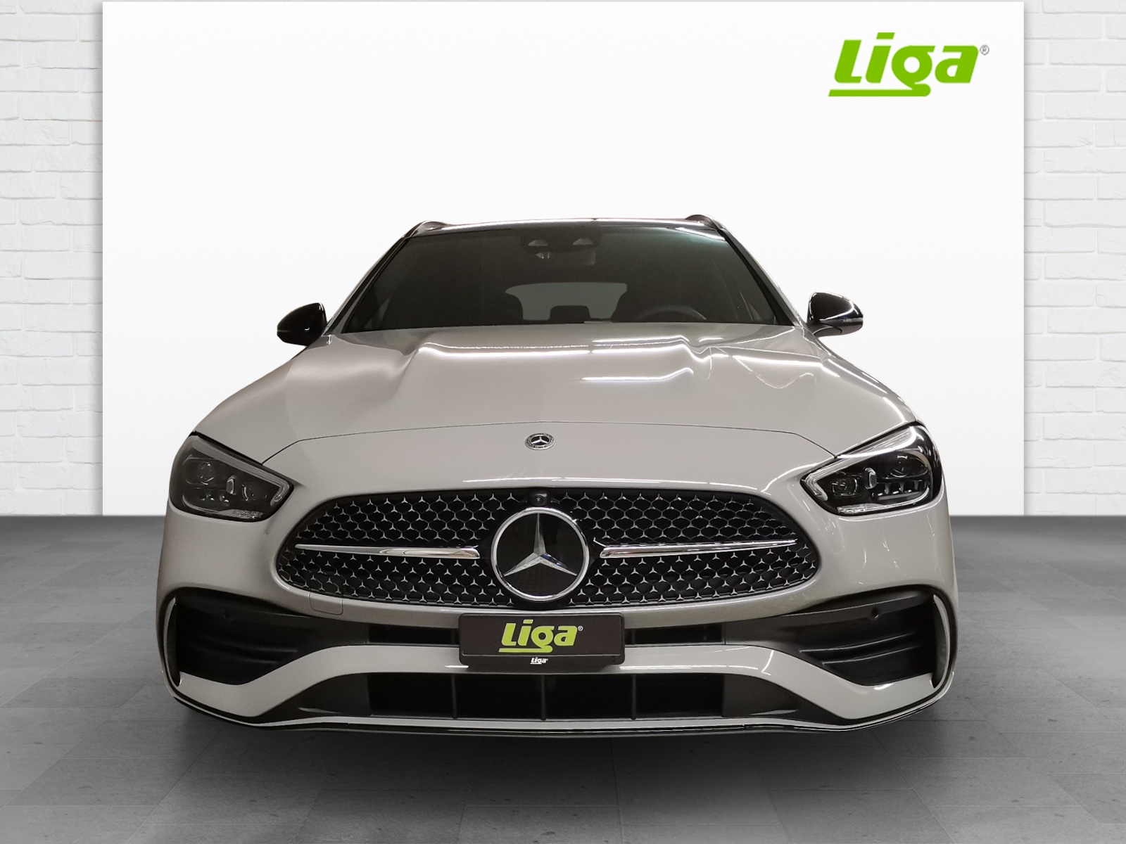 MERCEDES-BENZ C 300 AMG Line 4Matic T-Modell-image-2
