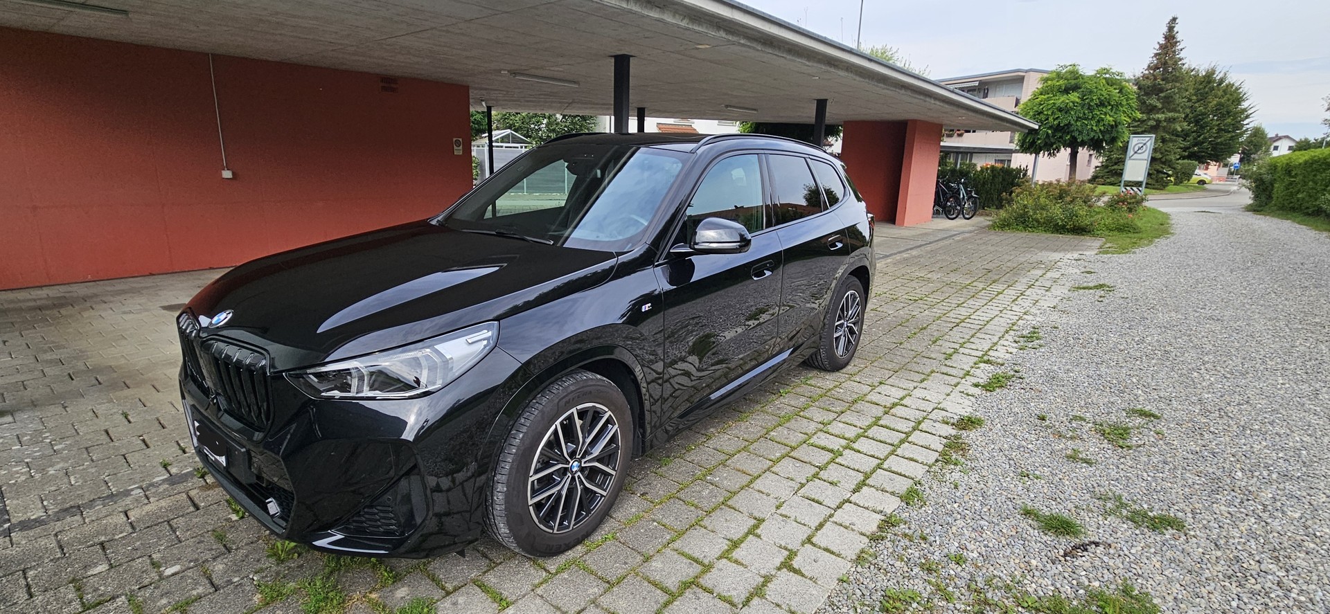 BMW X1 xDrive 23i 48V M Sport-image-1