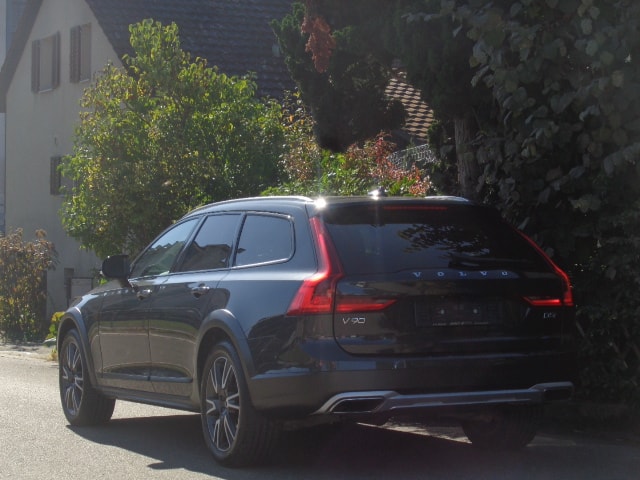 VOLVO V90 Cross Country D5 Pro AWD Geartronic Powerpulse-image-2