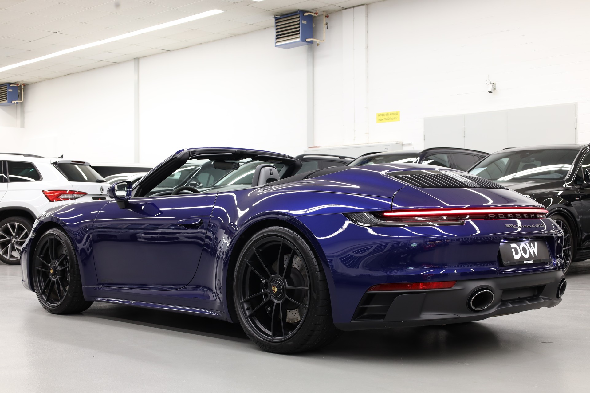 PORSCHE 911 Cabriolet 3.0 Carrera 4 GTS PDK-image-5