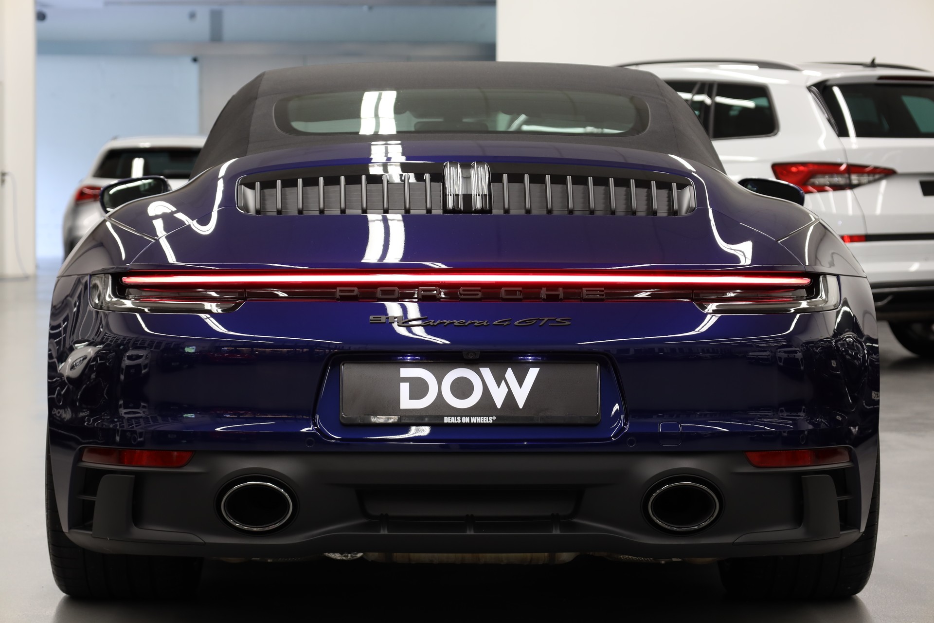 PORSCHE 911 Cabriolet 3.0 Carrera 4 GTS PDK-image-14