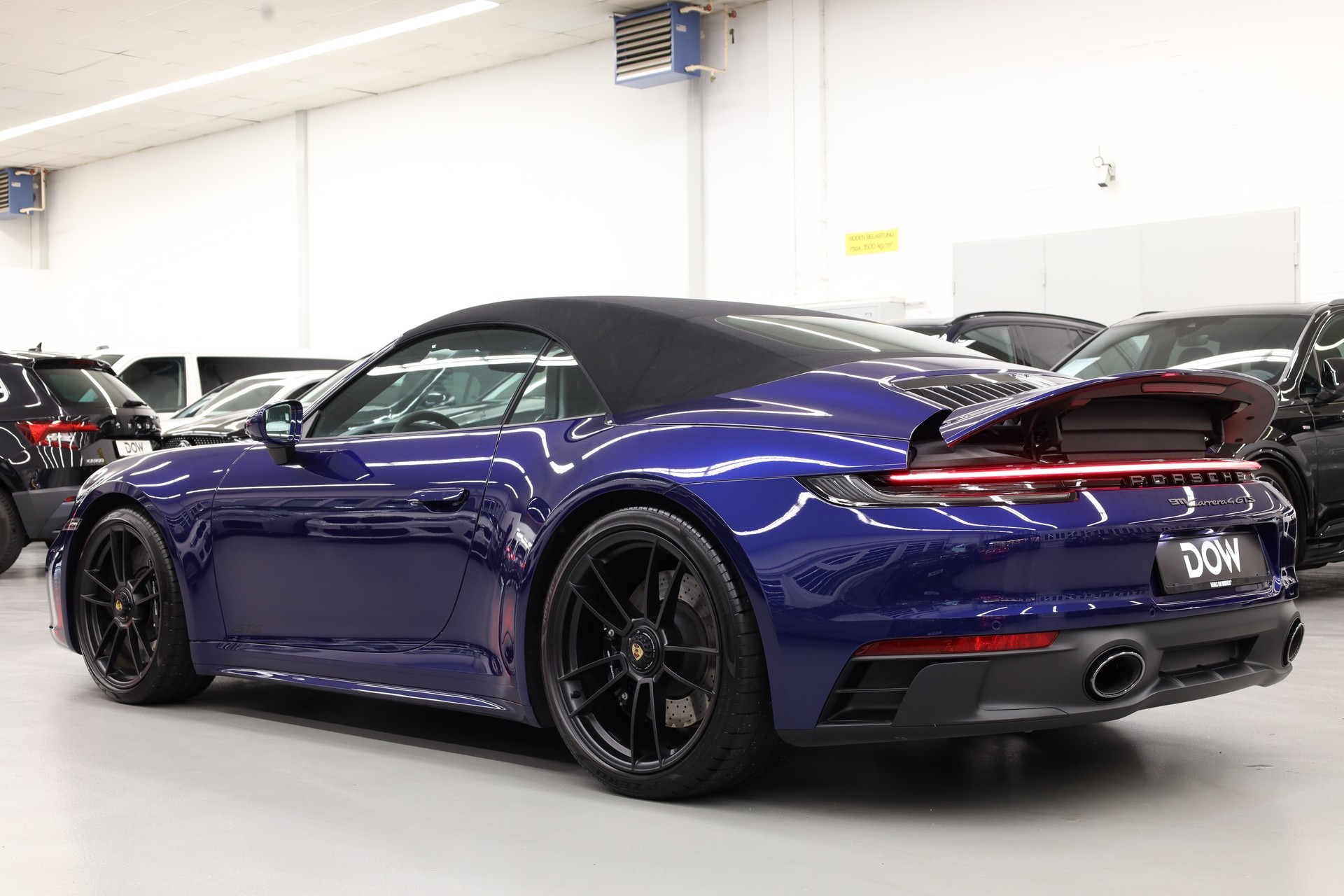 PORSCHE 911 Cabriolet 3.0 Carrera 4 GTS PDK-image-12