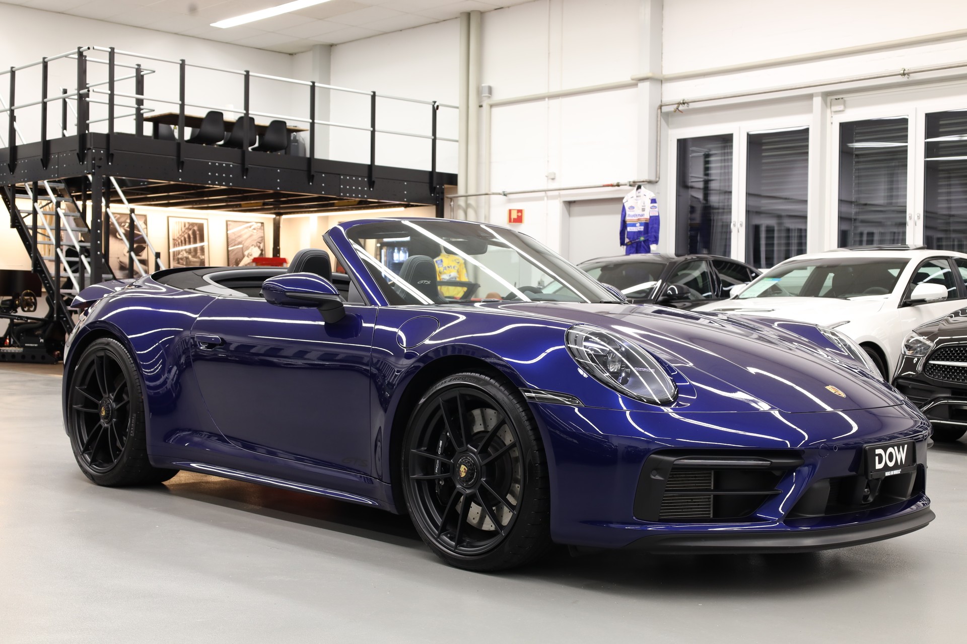 PORSCHE 911 Cabriolet 3.0 Carrera 4 GTS PDK-image-1