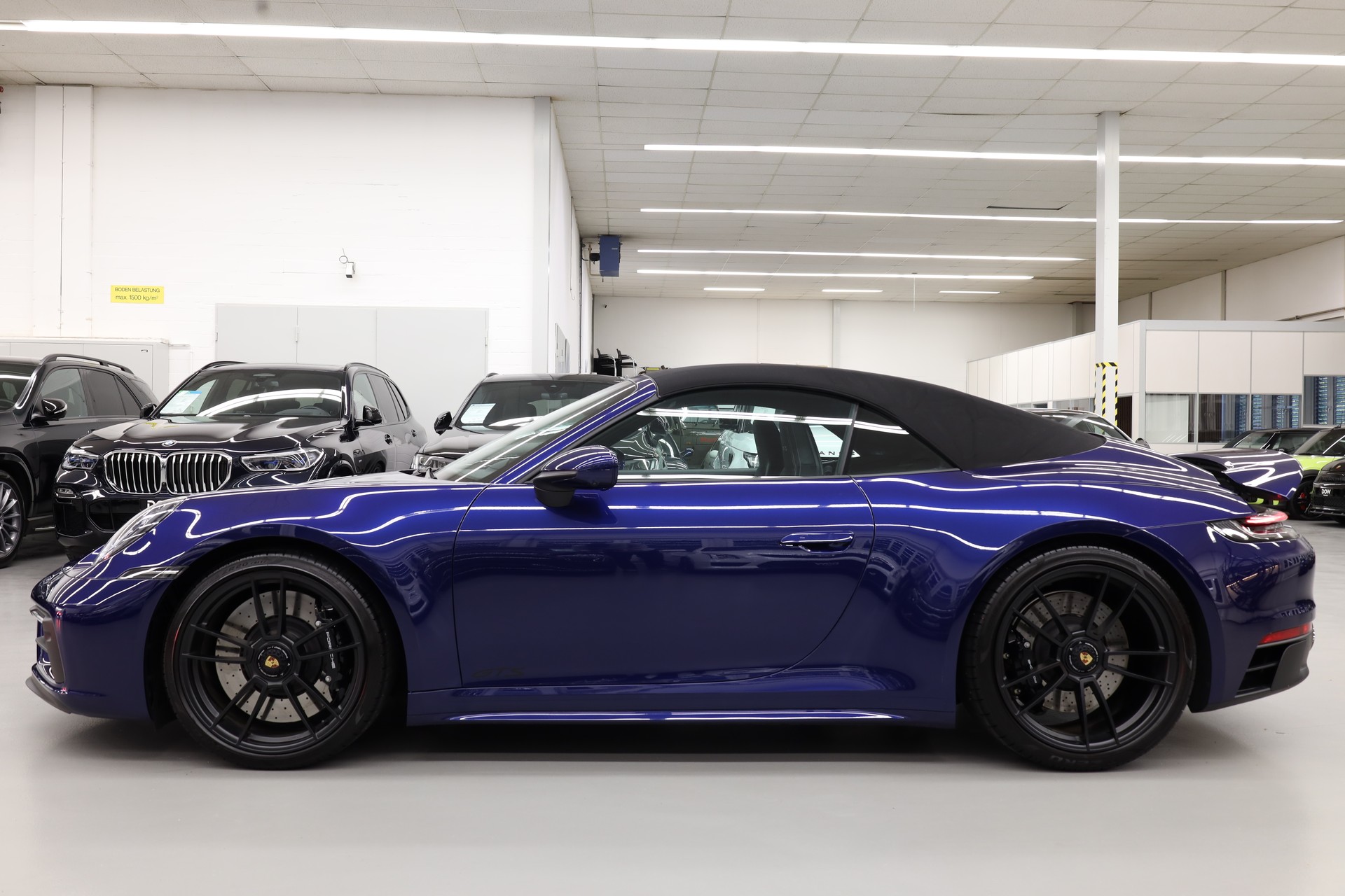 PORSCHE 911 Cabriolet 3.0 Carrera 4 GTS PDK-image-4