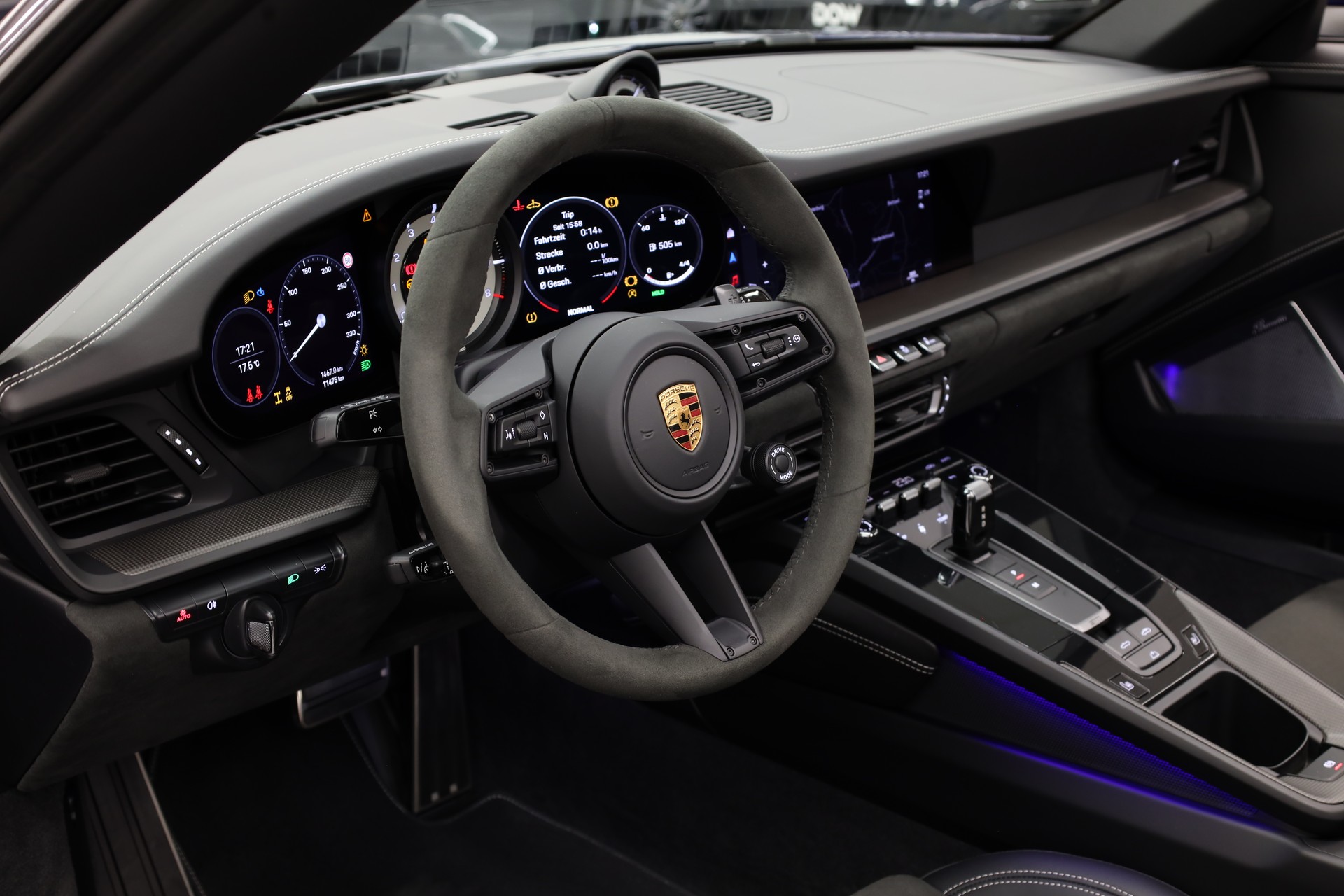 PORSCHE 911 Cabriolet 3.0 Carrera 4 GTS PDK-image-27