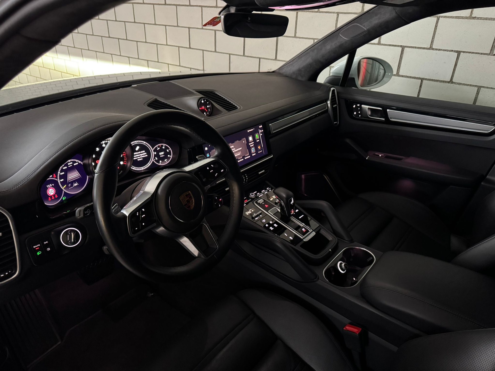 PORSCHE Cayenne E-Hybrid Platinum Edition Traumausstattung-image-3