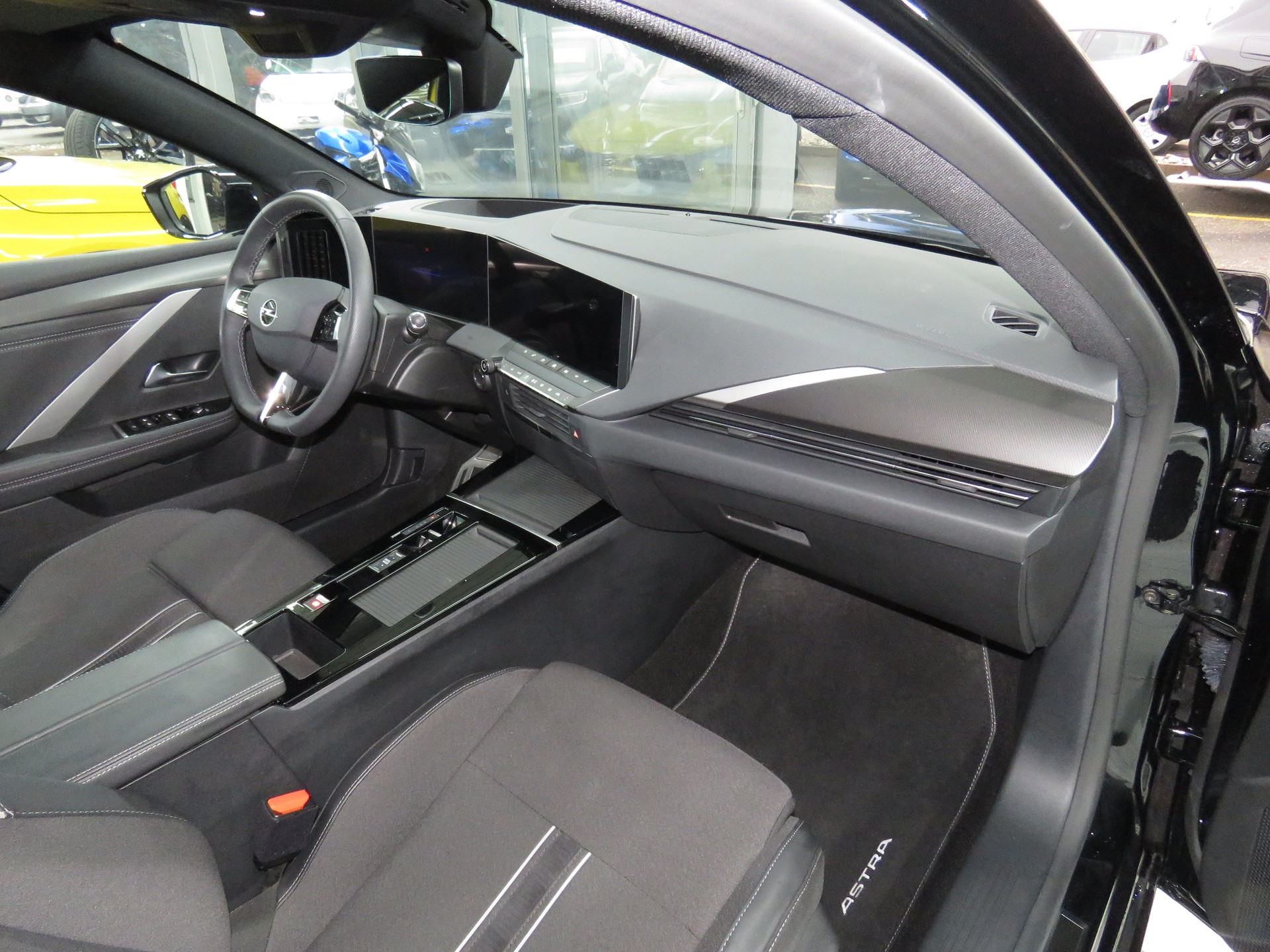 OPEL Astra 1.6 PHEV Turbo Swiss Plus Automat-image-10
