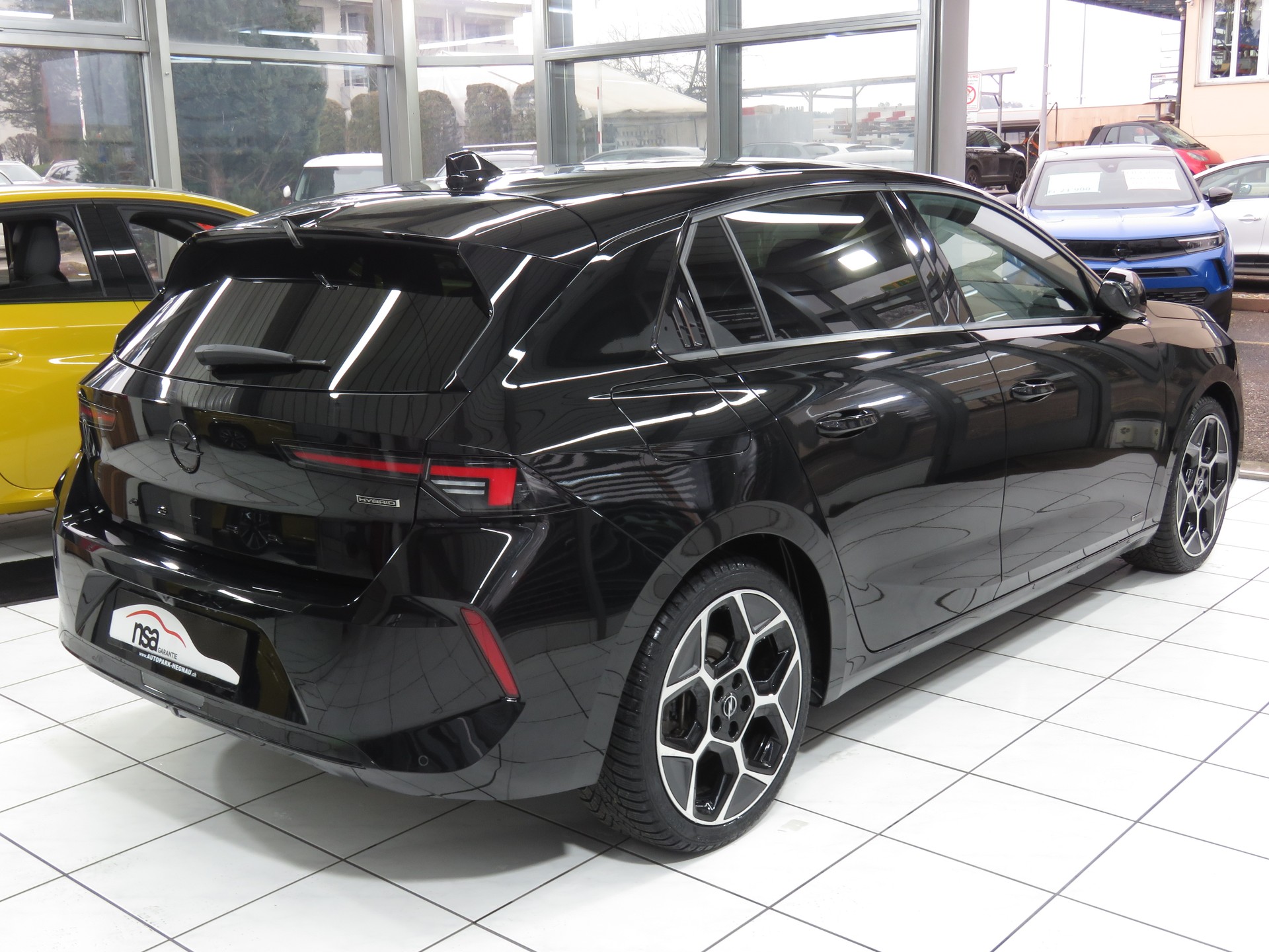 OPEL Astra 1.6 PHEV Turbo Swiss Plus Automat-image-3