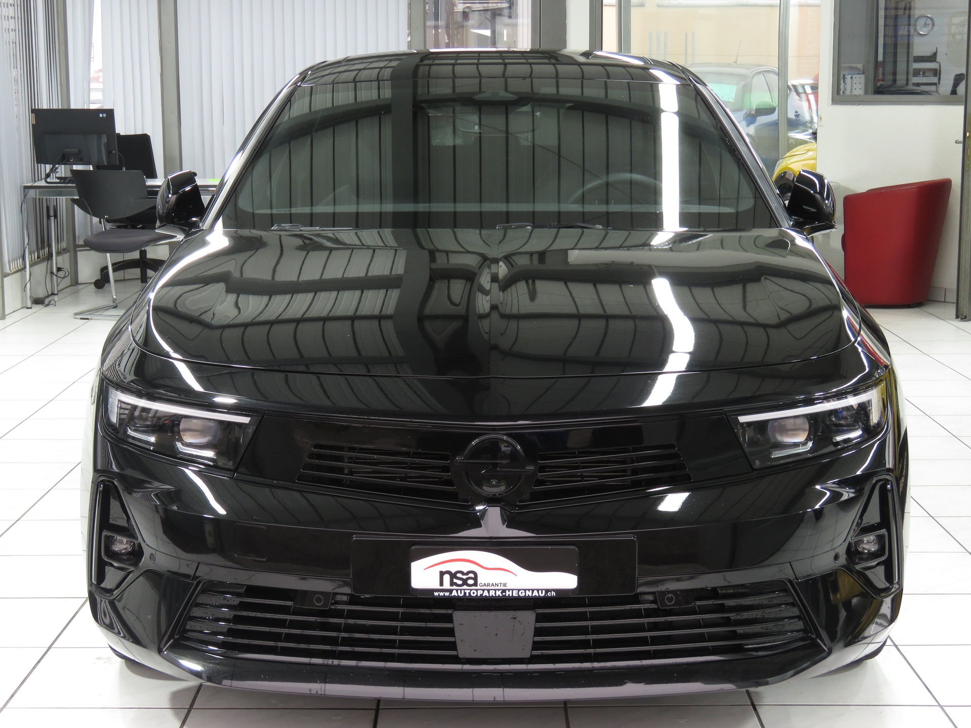 OPEL Astra 1.6 PHEV Turbo Swiss Plus Automat-image-1