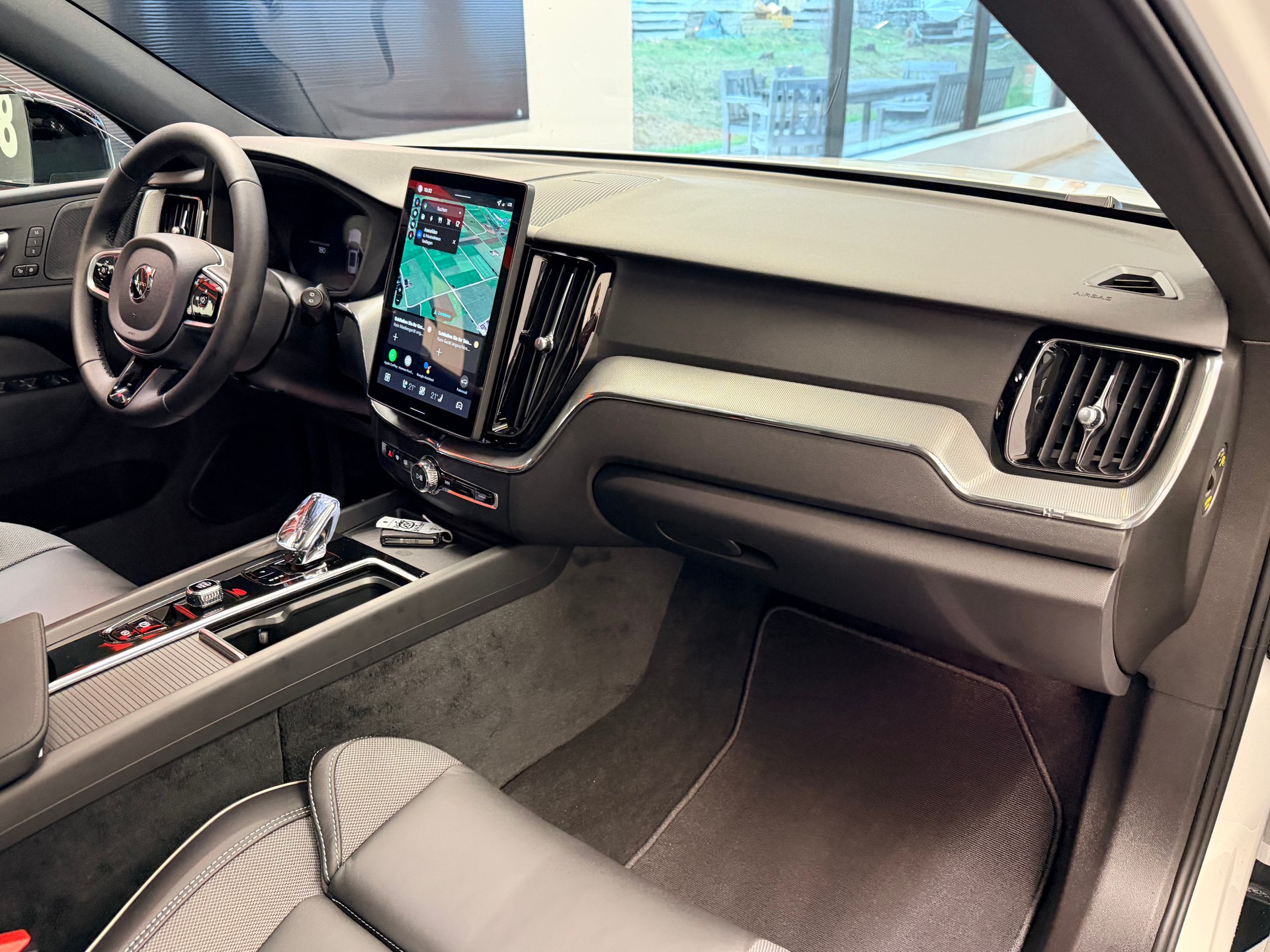 VOLVO XC60 T6 eAWD PluginHybrid Black Edition Geartronic-image-19