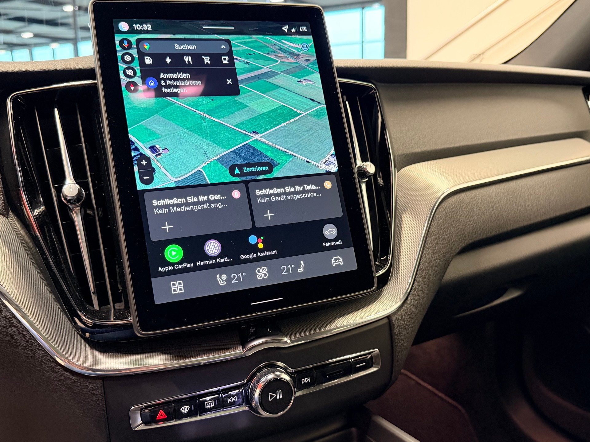 VOLVO XC60 T6 eAWD PluginHybrid Black Edition Geartronic-image-24