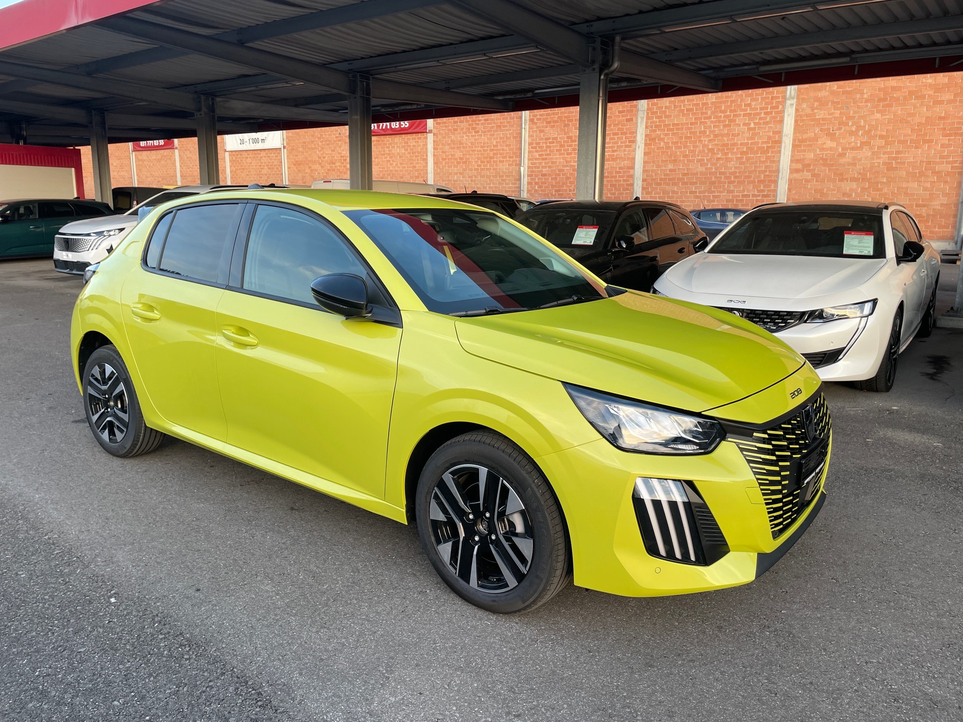 PEUGEOT 208 1.2 MHEV 110 Allure Premium-image-0