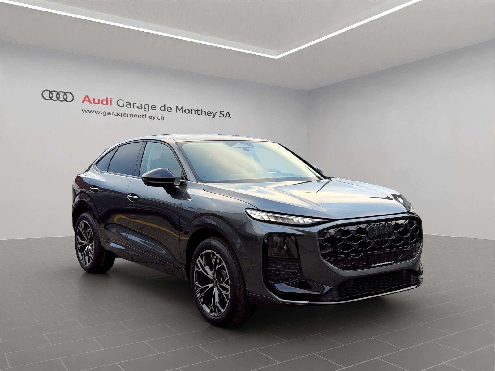 AUDI Q3 Sportback 110 kW TFSI S tronic-image-1
