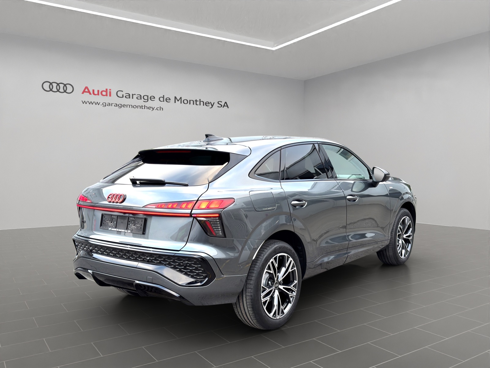 AUDI Q3 Sportback 110 kW TFSI S tronic-image-3