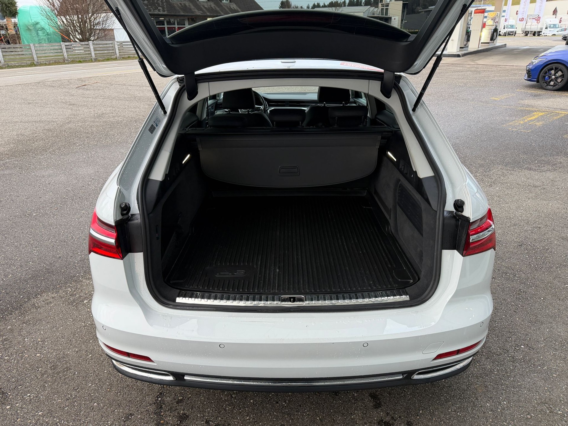 AUDI A6 Avant 45 TDI Sport quattro tiptronic-image-26