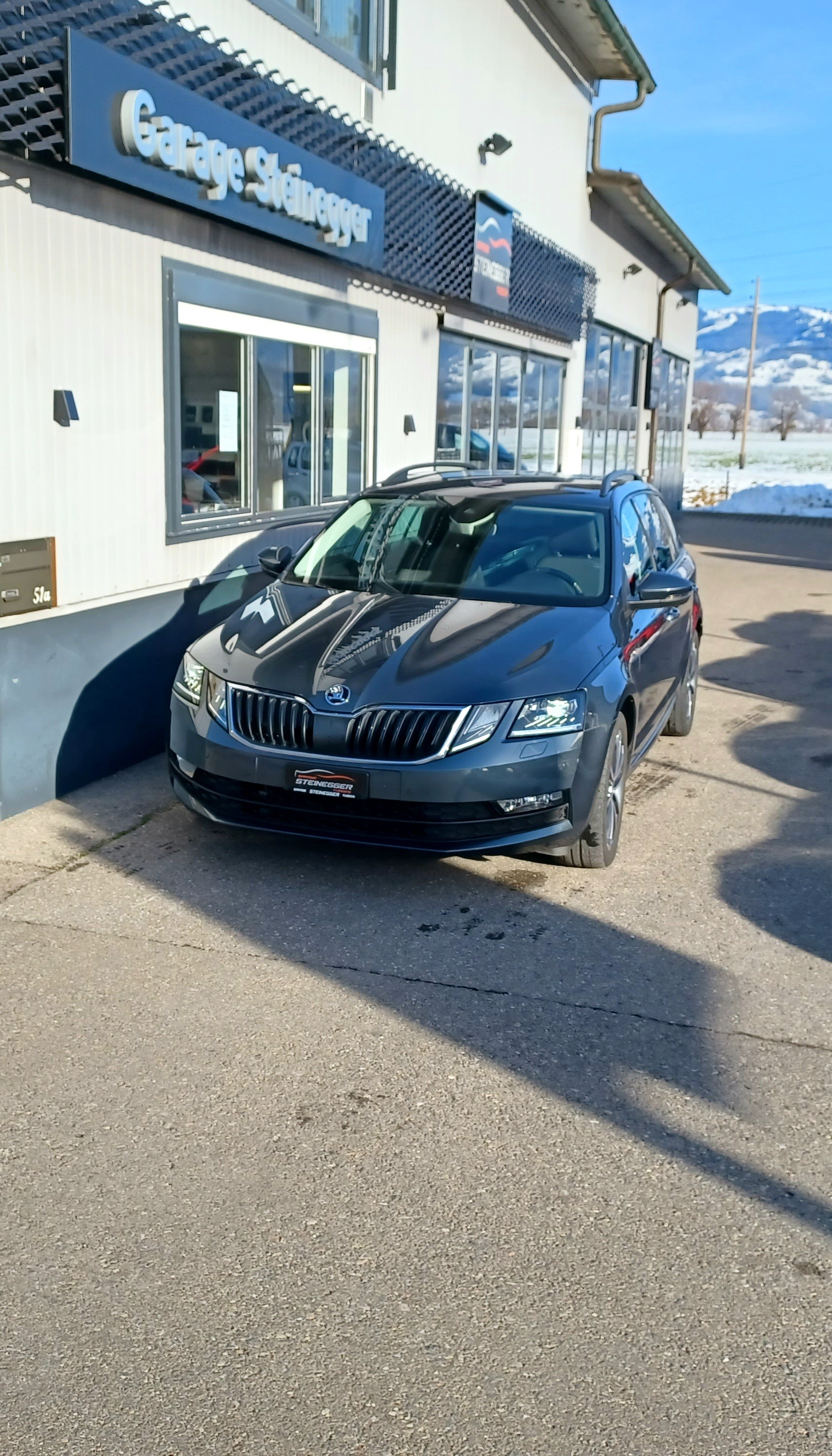 SKODA Octavia Combi 2.0 TDI Style 4x4 Automat/ Anhängekupplung-image-2