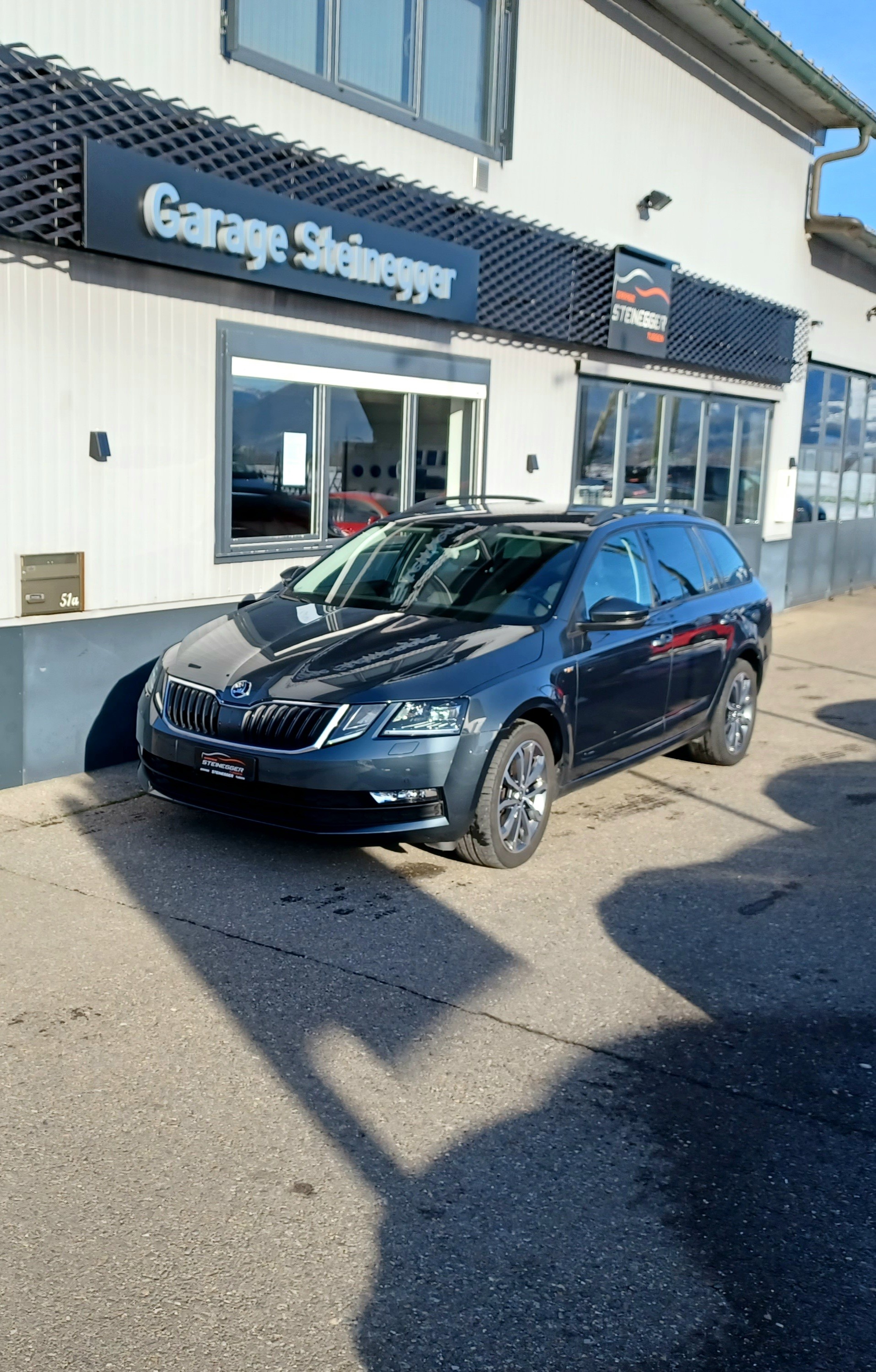SKODA Octavia Combi 2.0 TDI Style 4x4 Automat/ Anhängekupplung-image-1