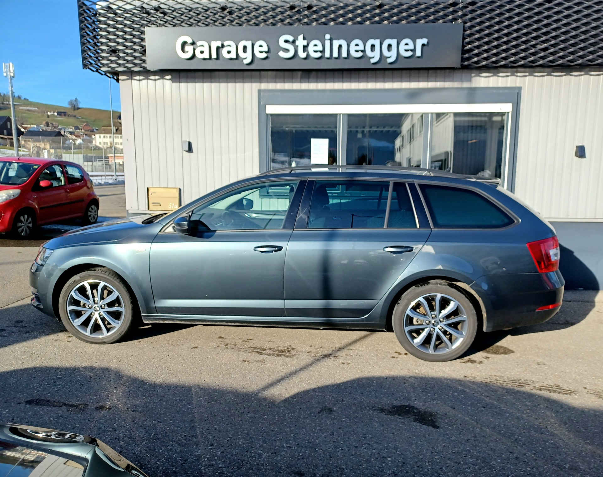 SKODA Octavia Combi 2.0 TDI Style 4x4 Automat/ Anhängekupplung-image-5