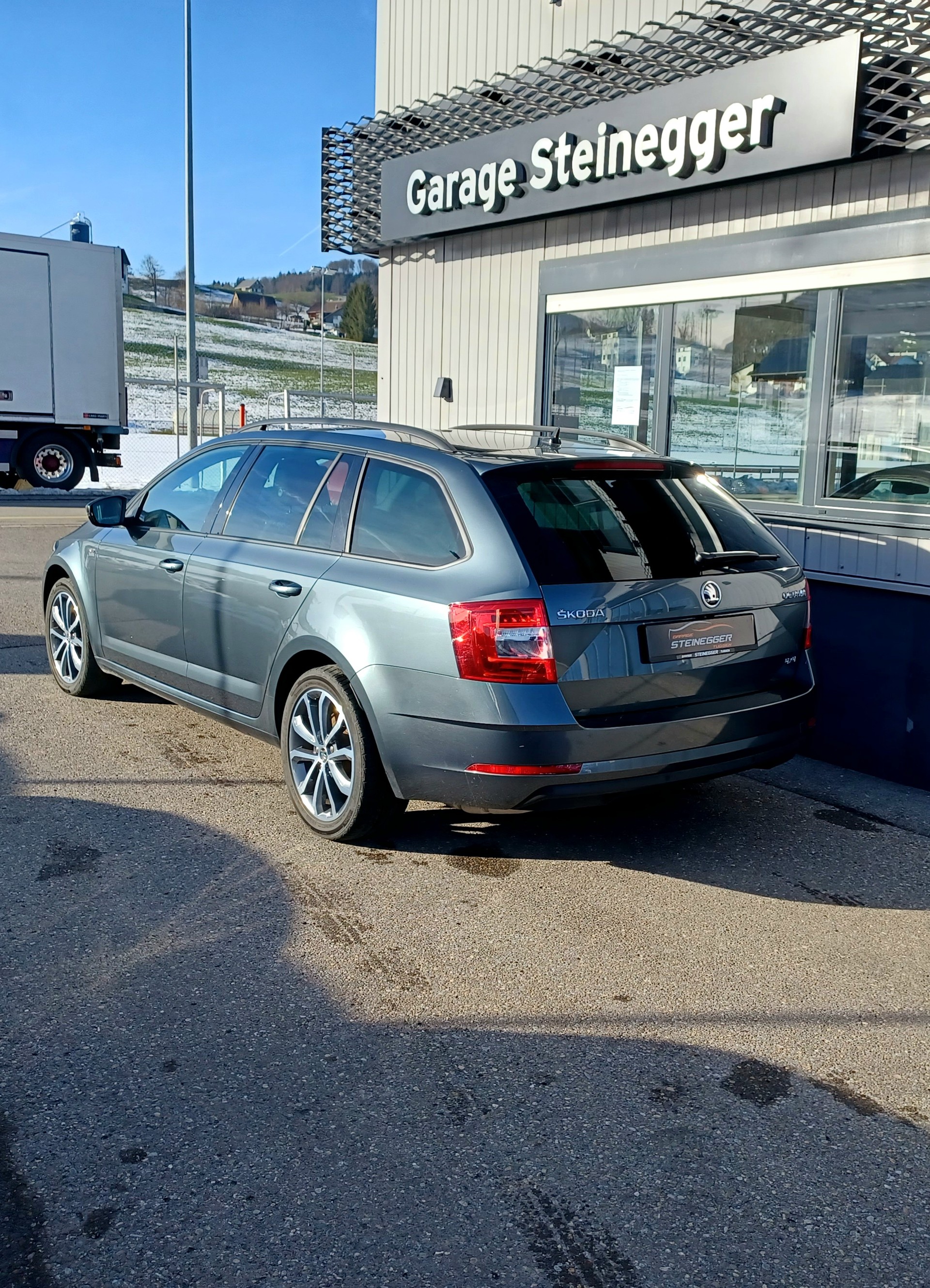 SKODA Octavia Combi 2.0 TDI Style 4x4 Automat/ Anhängekupplung-image-7