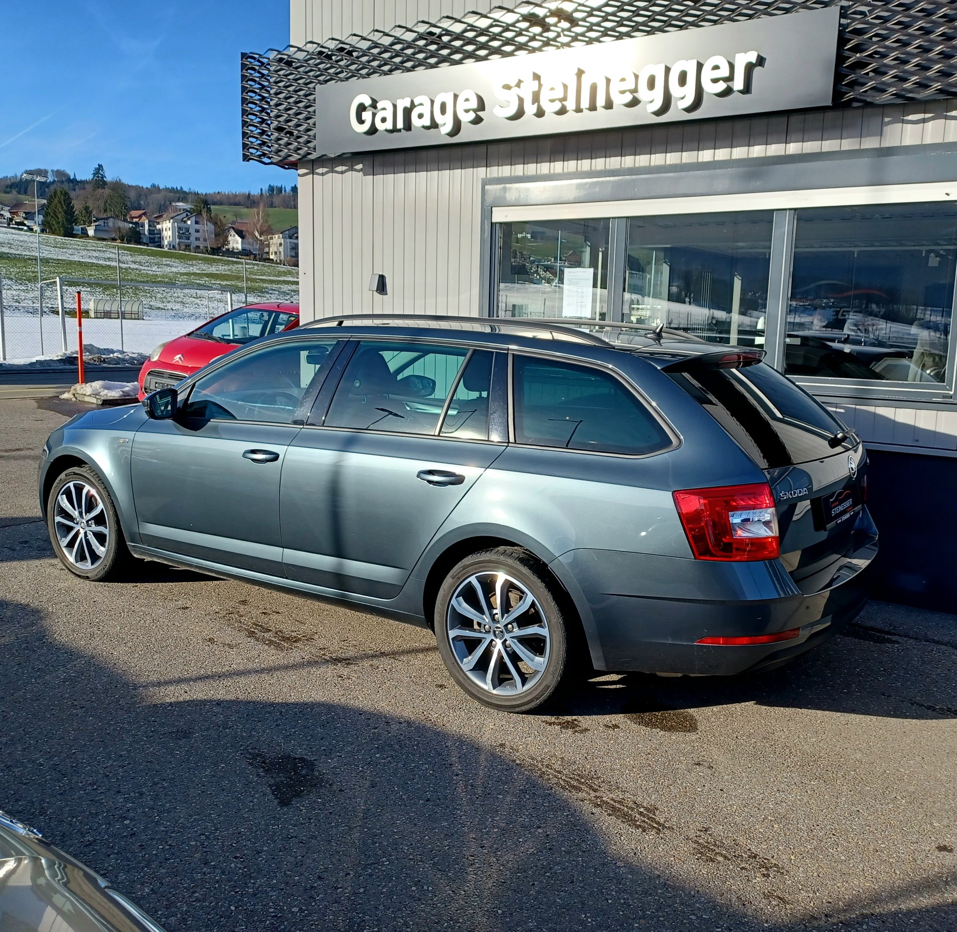 SKODA Octavia Combi 2.0 TDI Style 4x4 Automat/ Anhängekupplung-image-6