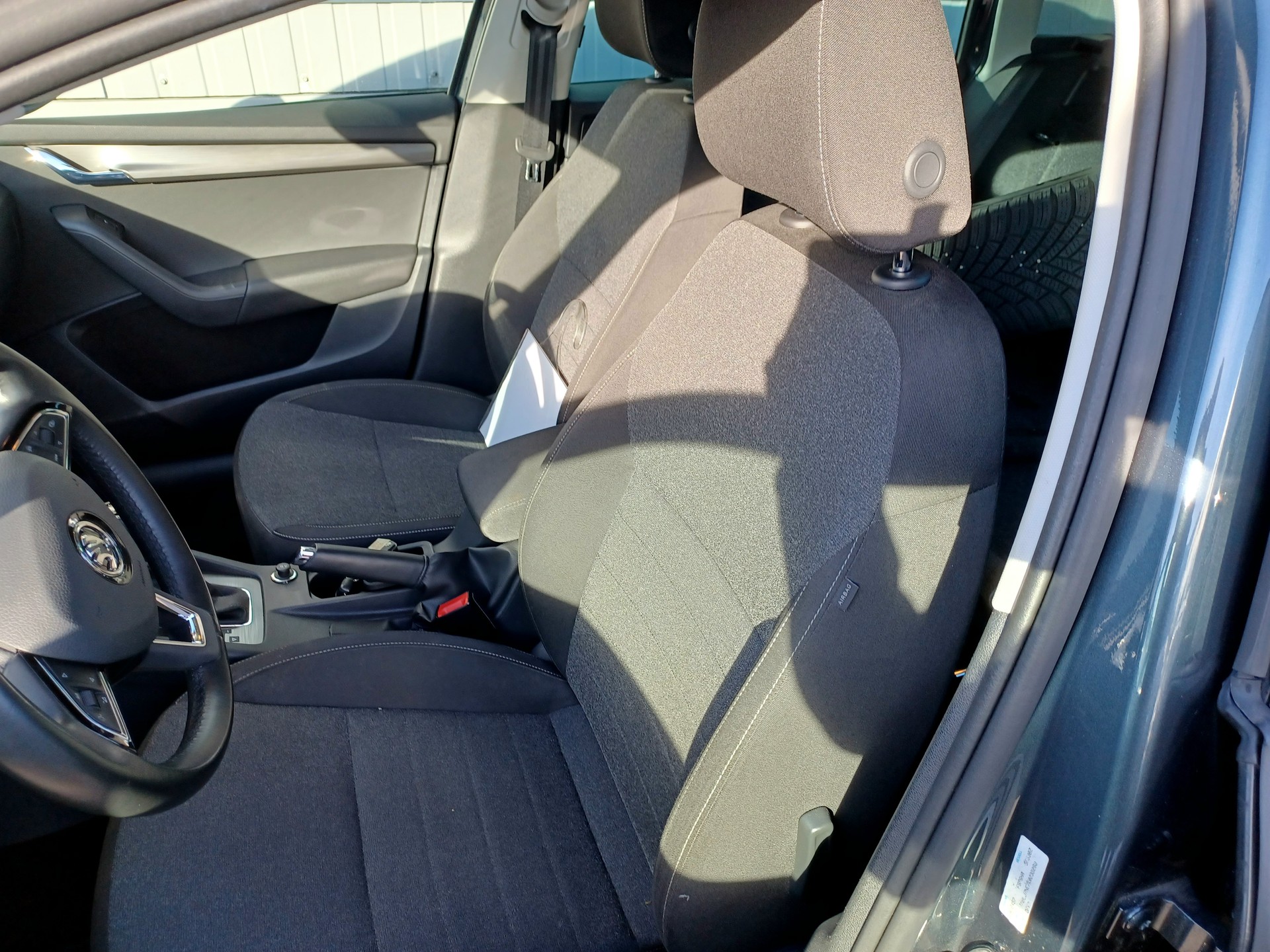 SKODA Octavia Combi 2.0 TDI Style 4x4 Automat/ Anhängekupplung-image-8