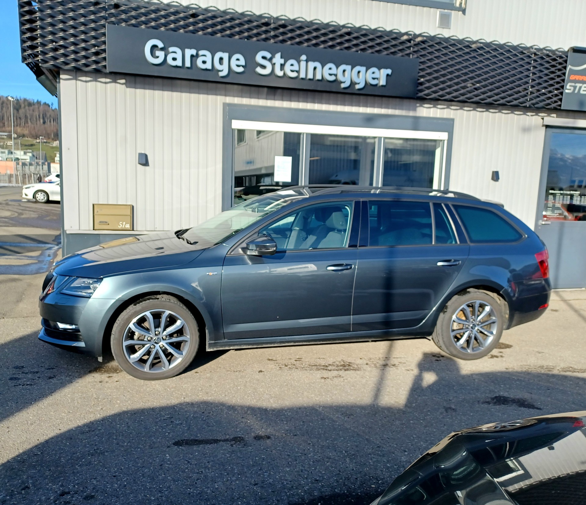 SKODA Octavia Combi 2.0 TDI Style 4x4 Automat/ Anhängekupplung-image-4