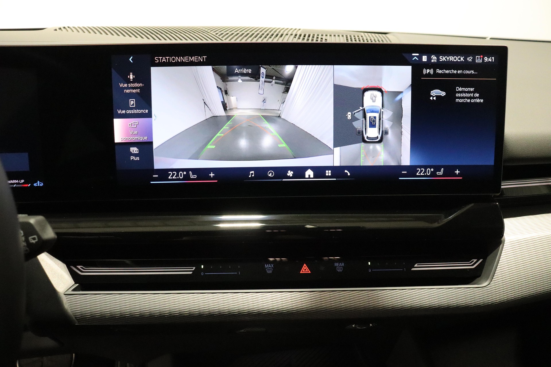 BMW 520d xDrive Touring-image-18
