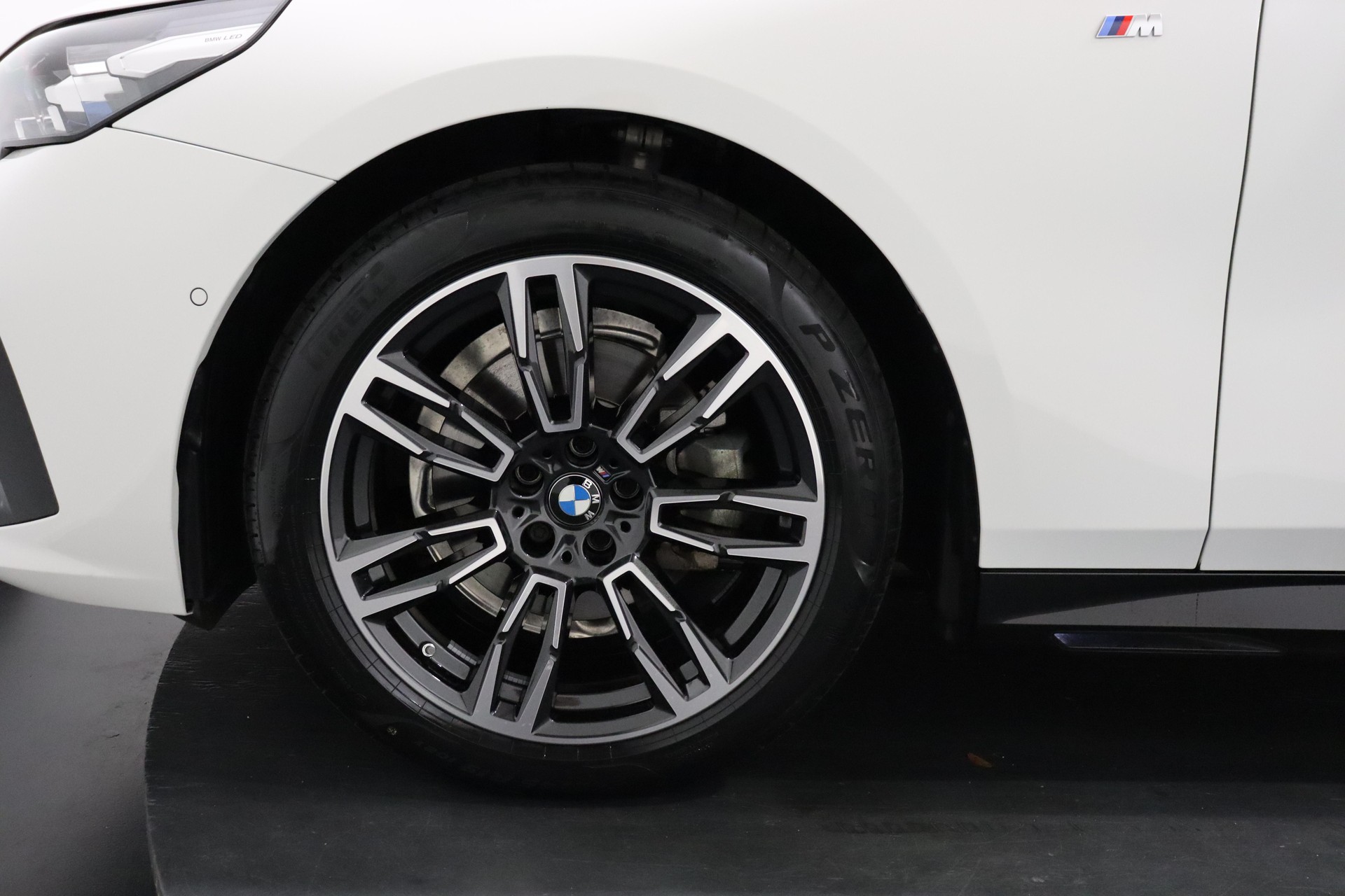 BMW 520d xDrive Touring-image-5