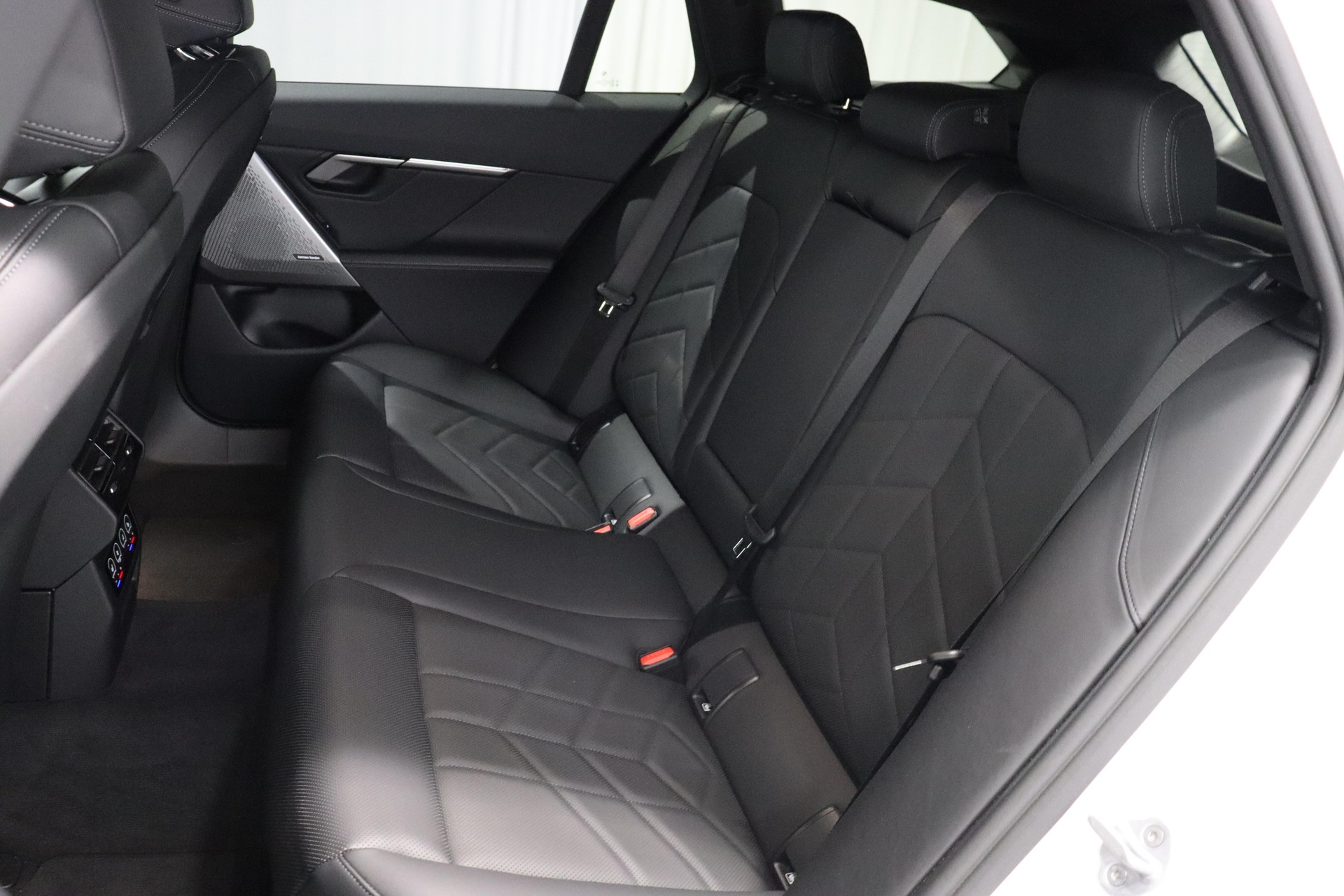 BMW 520d xDrive Touring-image-9