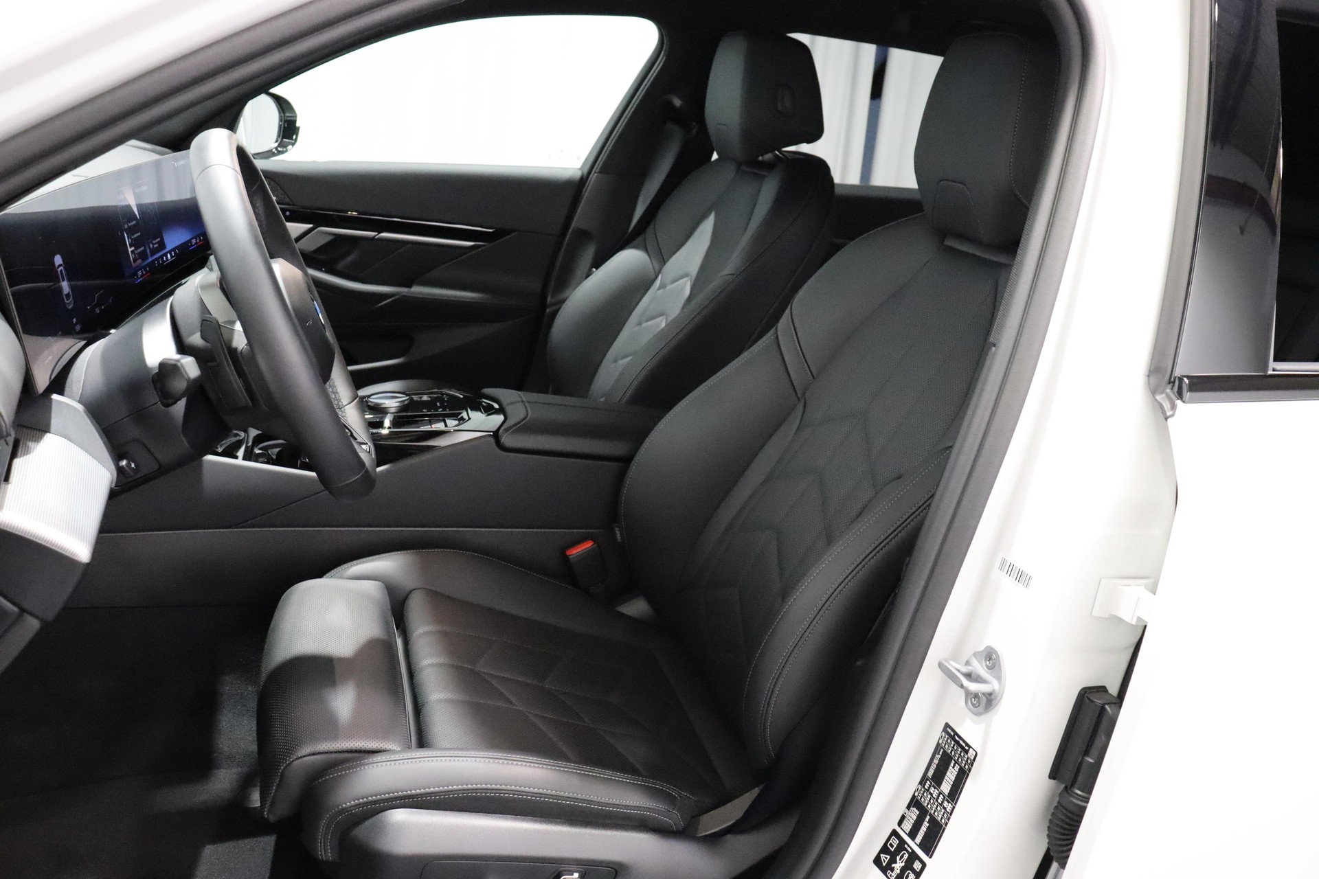 BMW 520d xDrive Touring-image-8