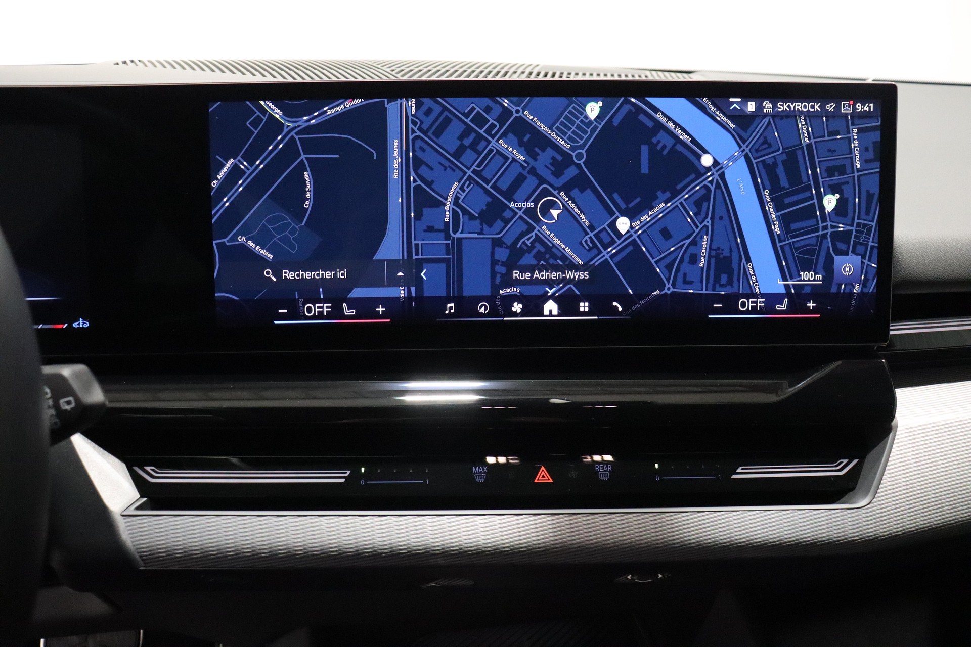 BMW 520d xDrive Touring-image-17