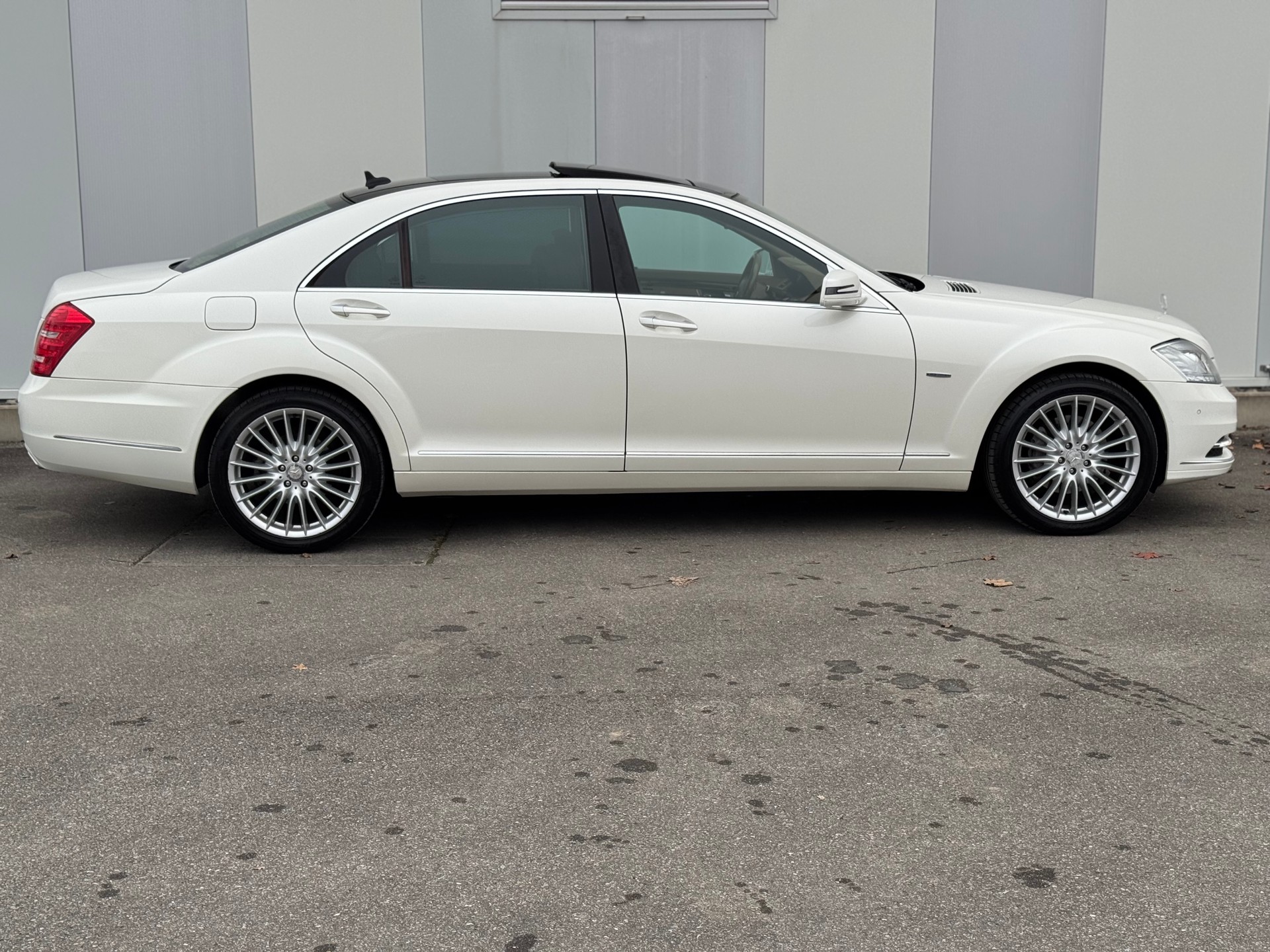 MERCEDES-BENZ S 350 L BlueEfficiency SS 4Matic 7G-Tronic-image-6