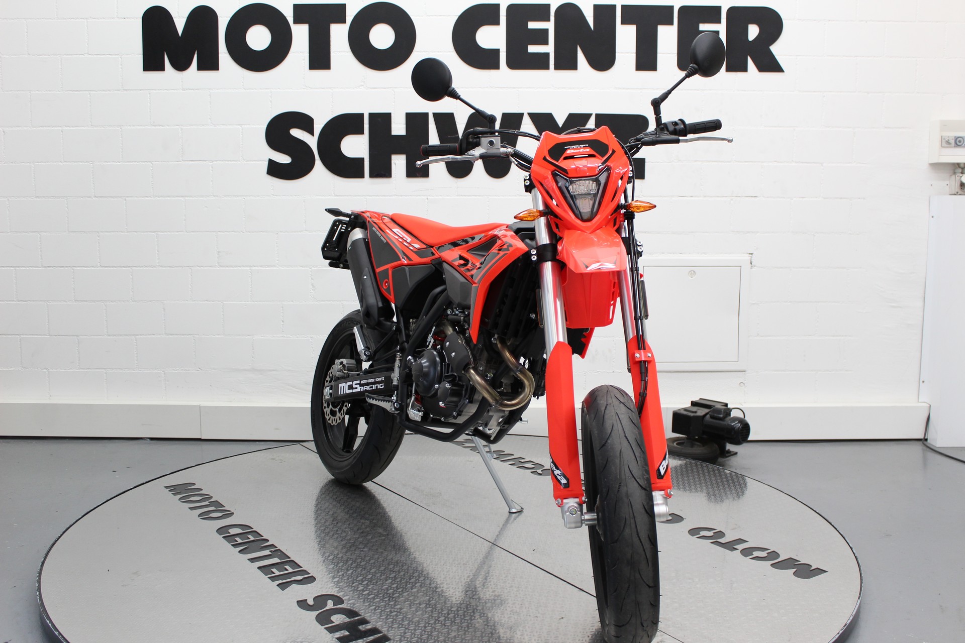 BETA RR Motard 4T 125 T-showroom-element-1