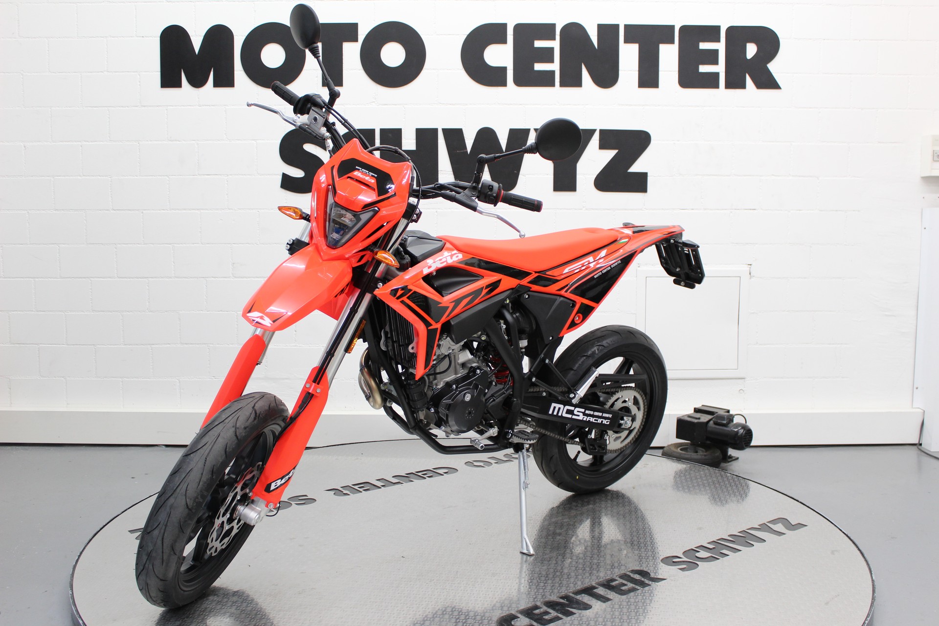 BETA RR Motard 4T 125 T-showroom-element-2